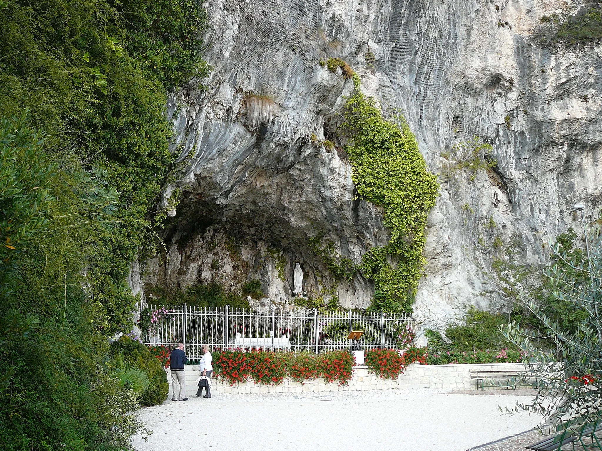 Photo showing: Grotta di Lourdes a Mezzocorona