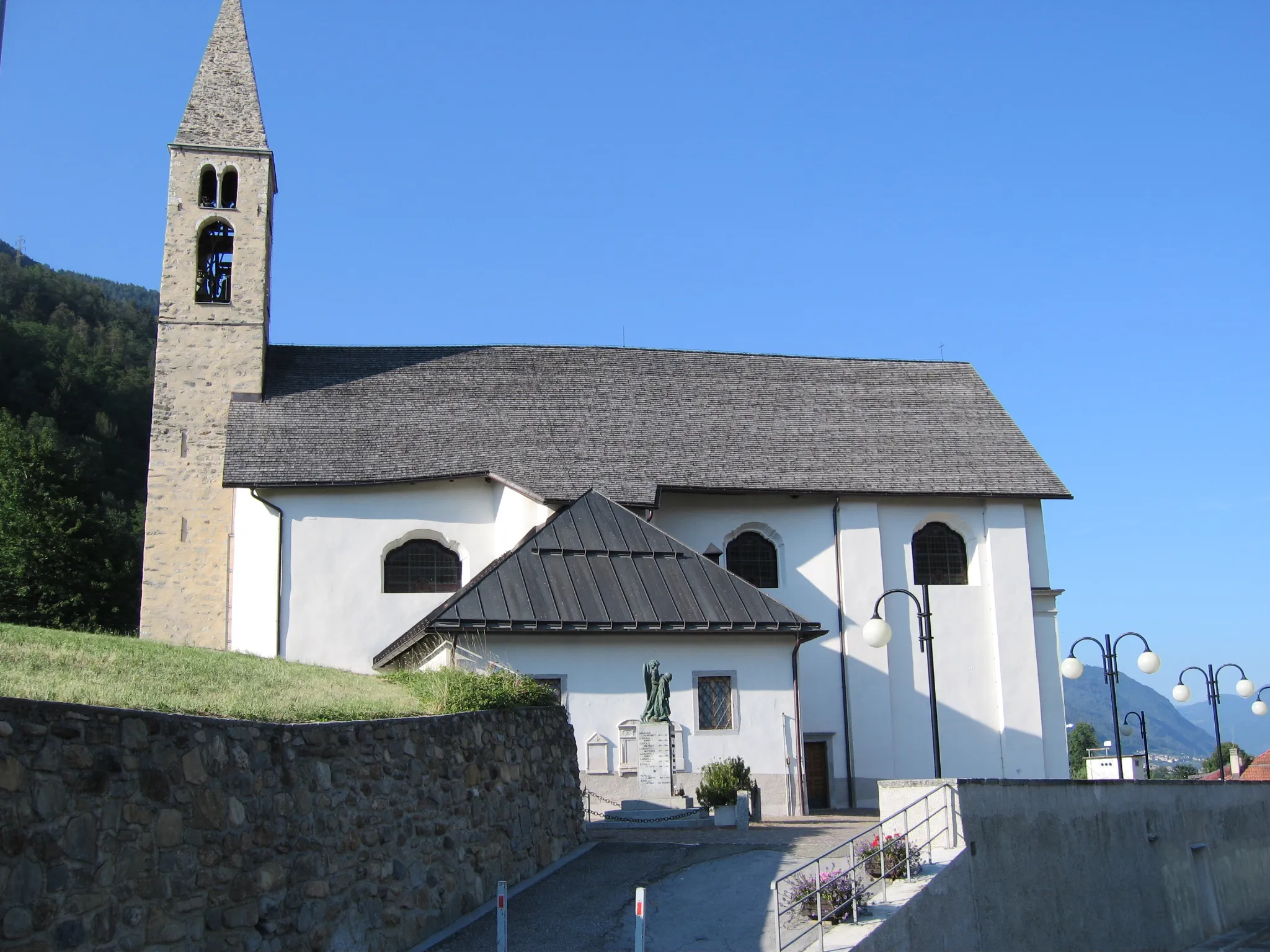 Photo showing: Chiesa di San Vigilio in Monclassico (vista da Ovest)
Pierantonio Borga

12 dicembre 2007