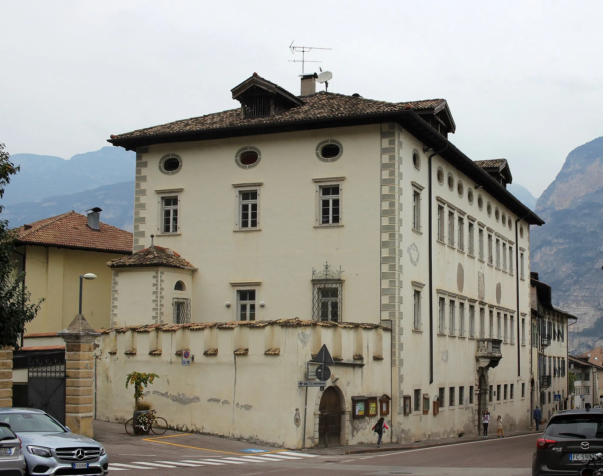 Photo showing: This media shows the cultural heritage monument with the number 16882 in South Tyrol.