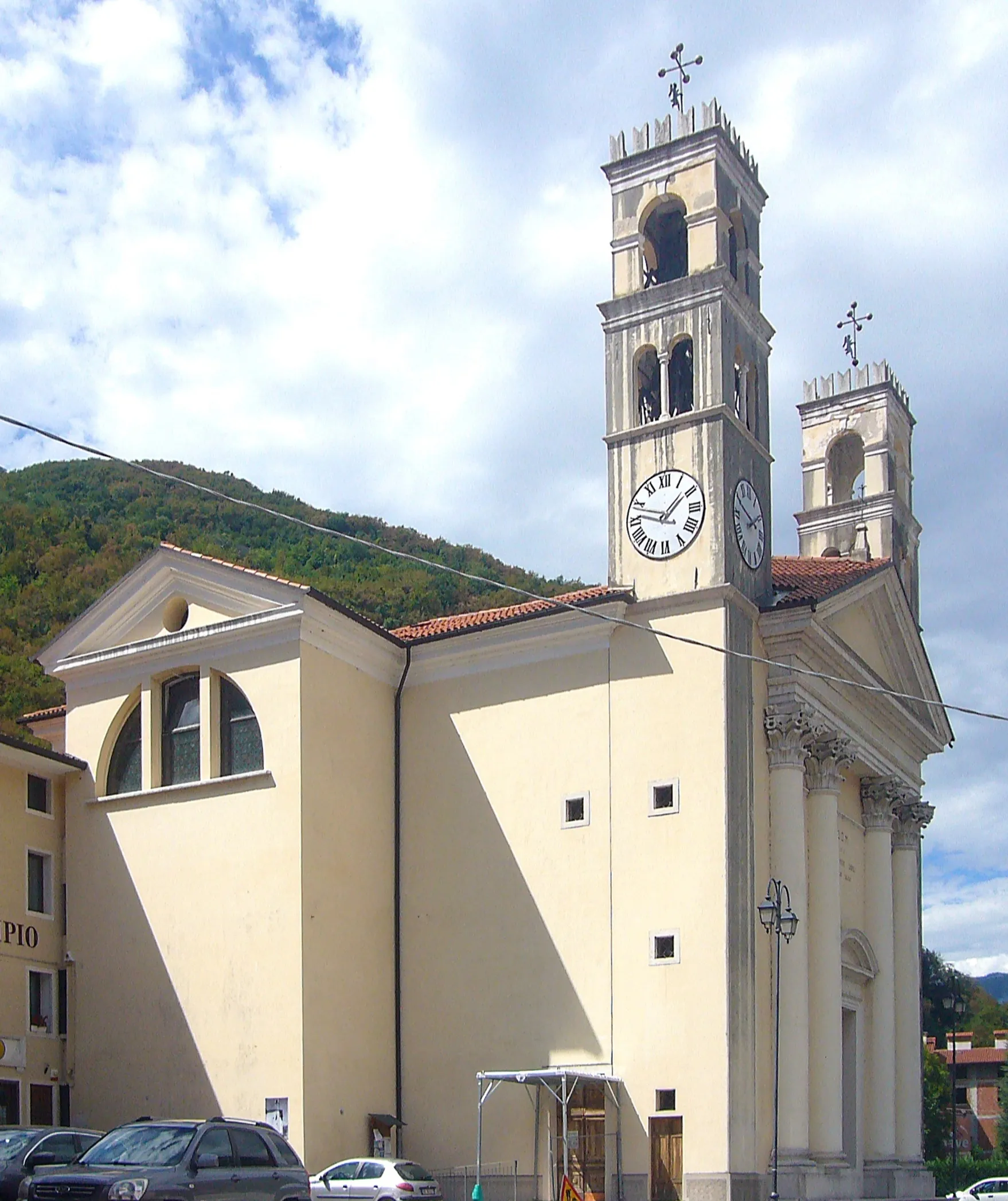 Photo showing: La chiesa parrocchiale di Campolongo sul Brenta, frazione di Valbrenta