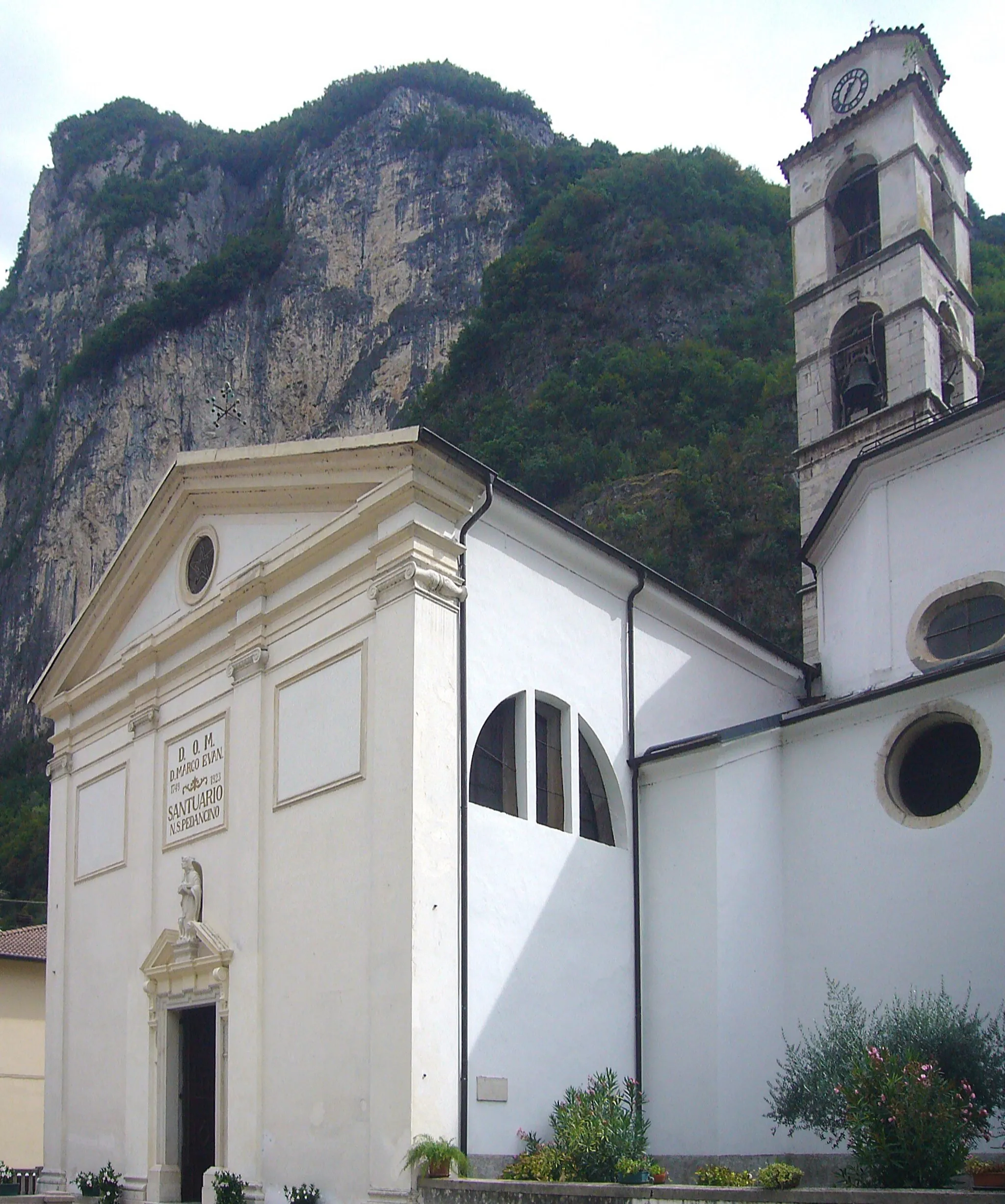 Photo showing: La chiesa parrocchiale di Cismon del Grappa