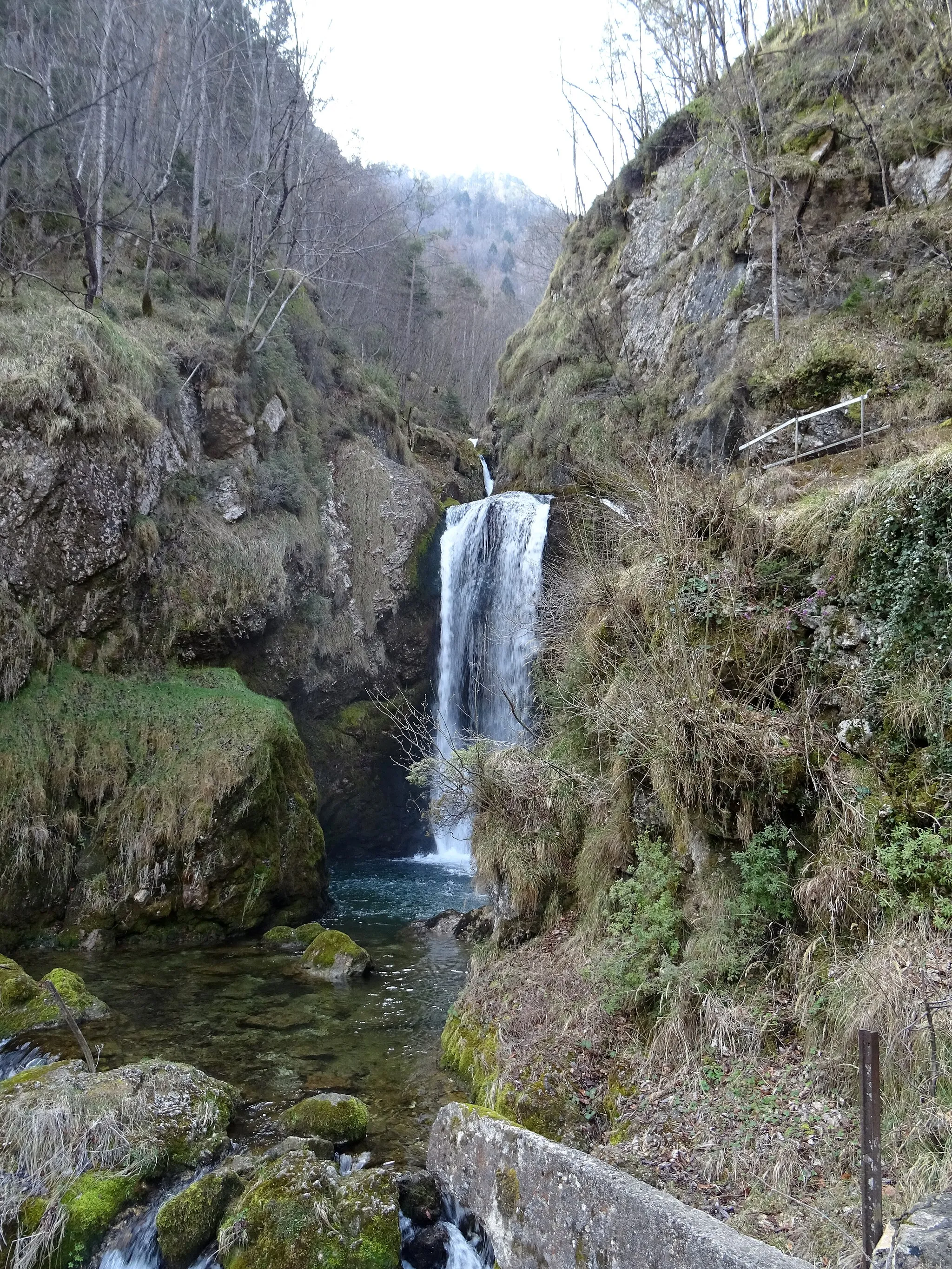 Photo showing: Cascata della Civetta (Lastebasse, Veneto, Italy)