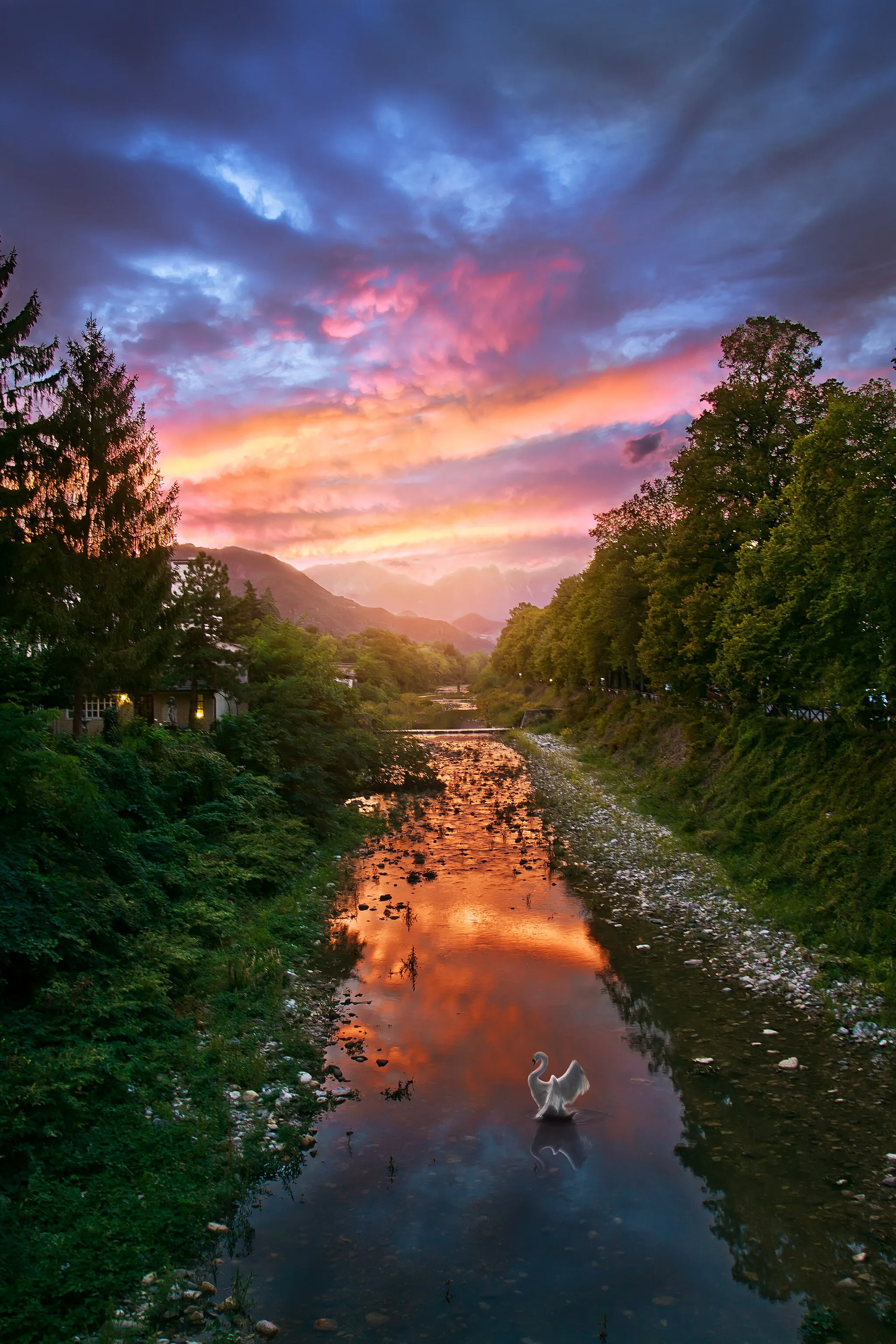 Photo showing: this image is made by me in Schio near Magre at Viale Trento e Trieste,it is composed by 3 photos with different exposure.