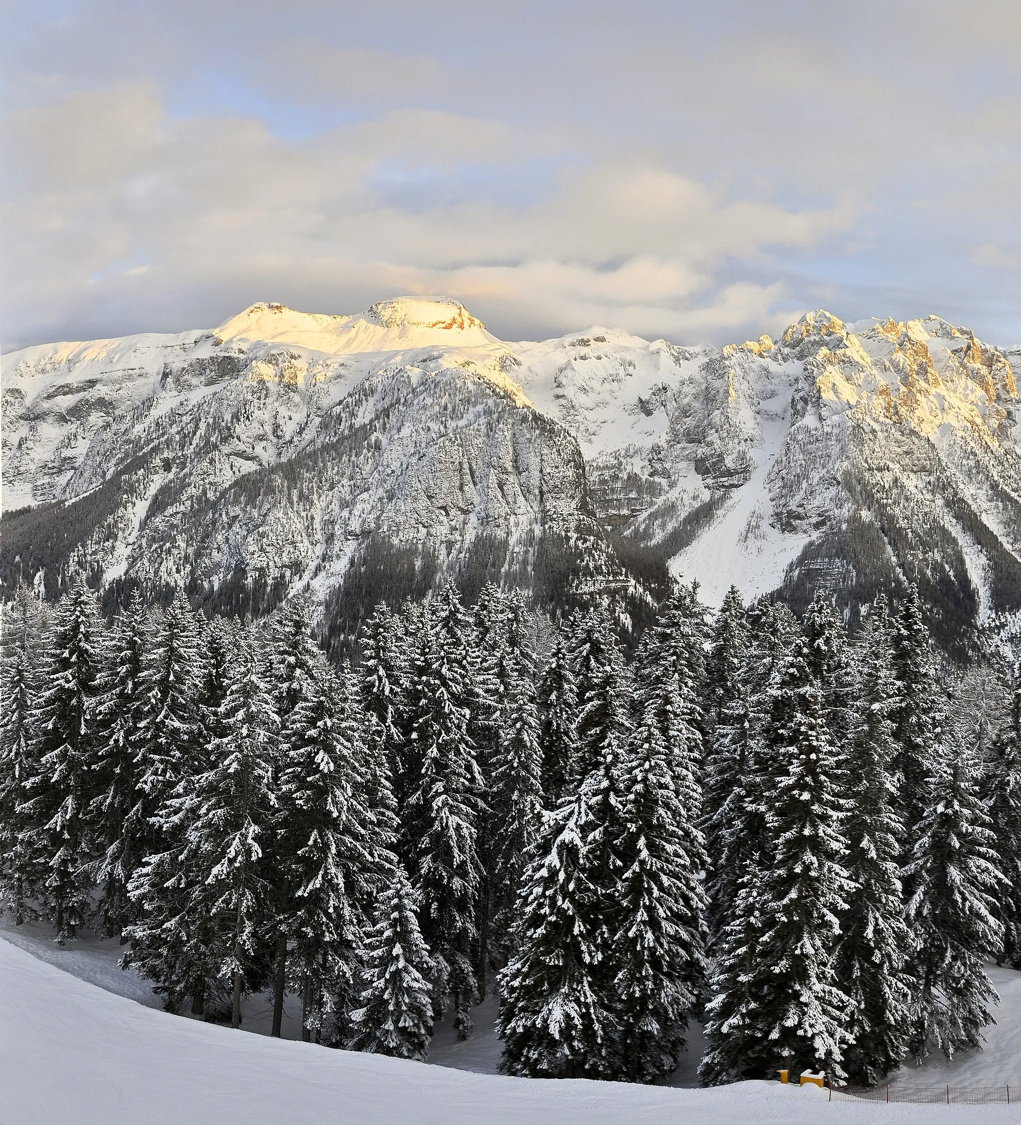 Photo showing: Winter Landscape - Malghet Haut, Folgarida, Trento, Italy
