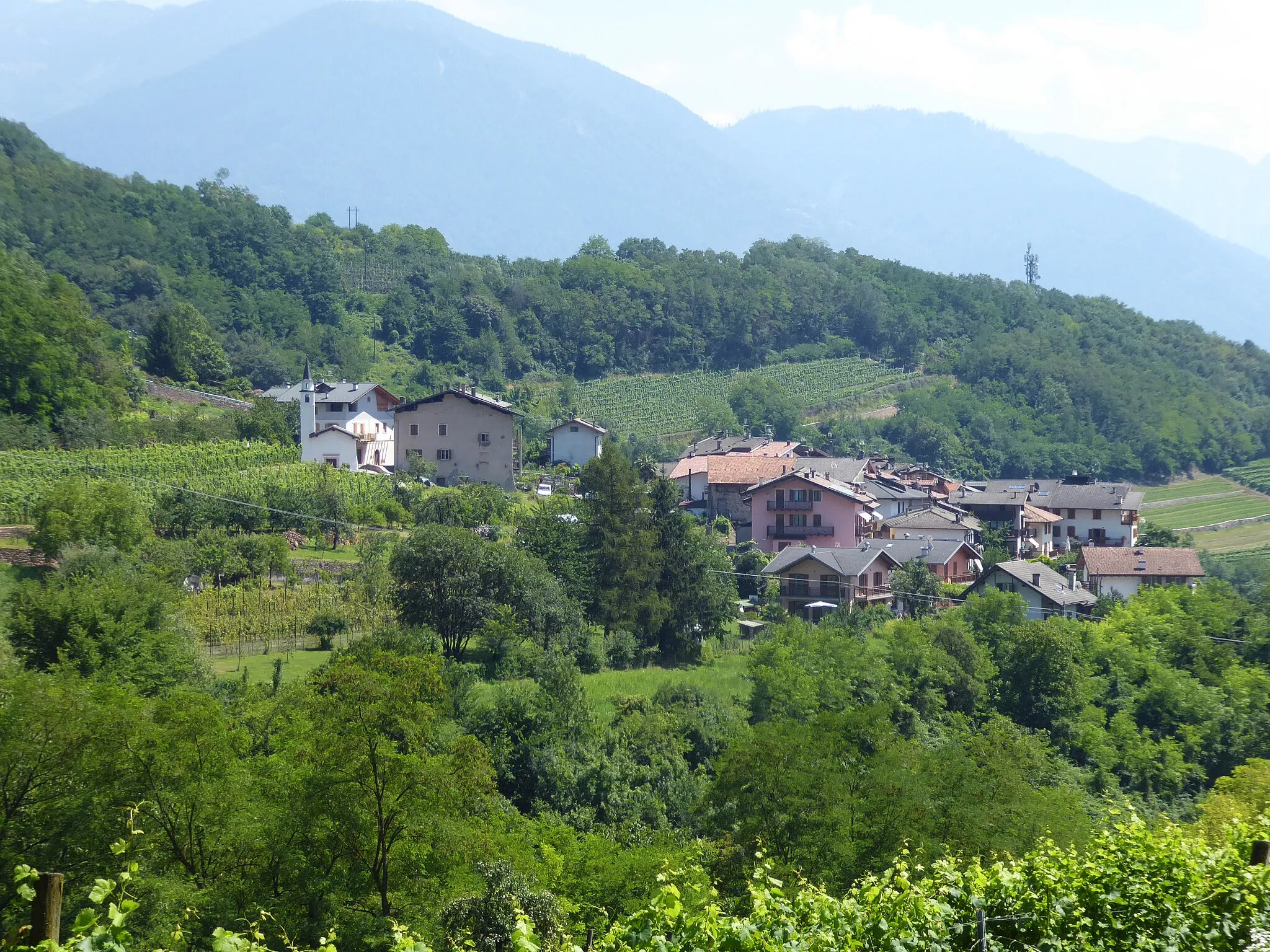 Photo showing: Garzano (Civezzano, Trentino, Italy)