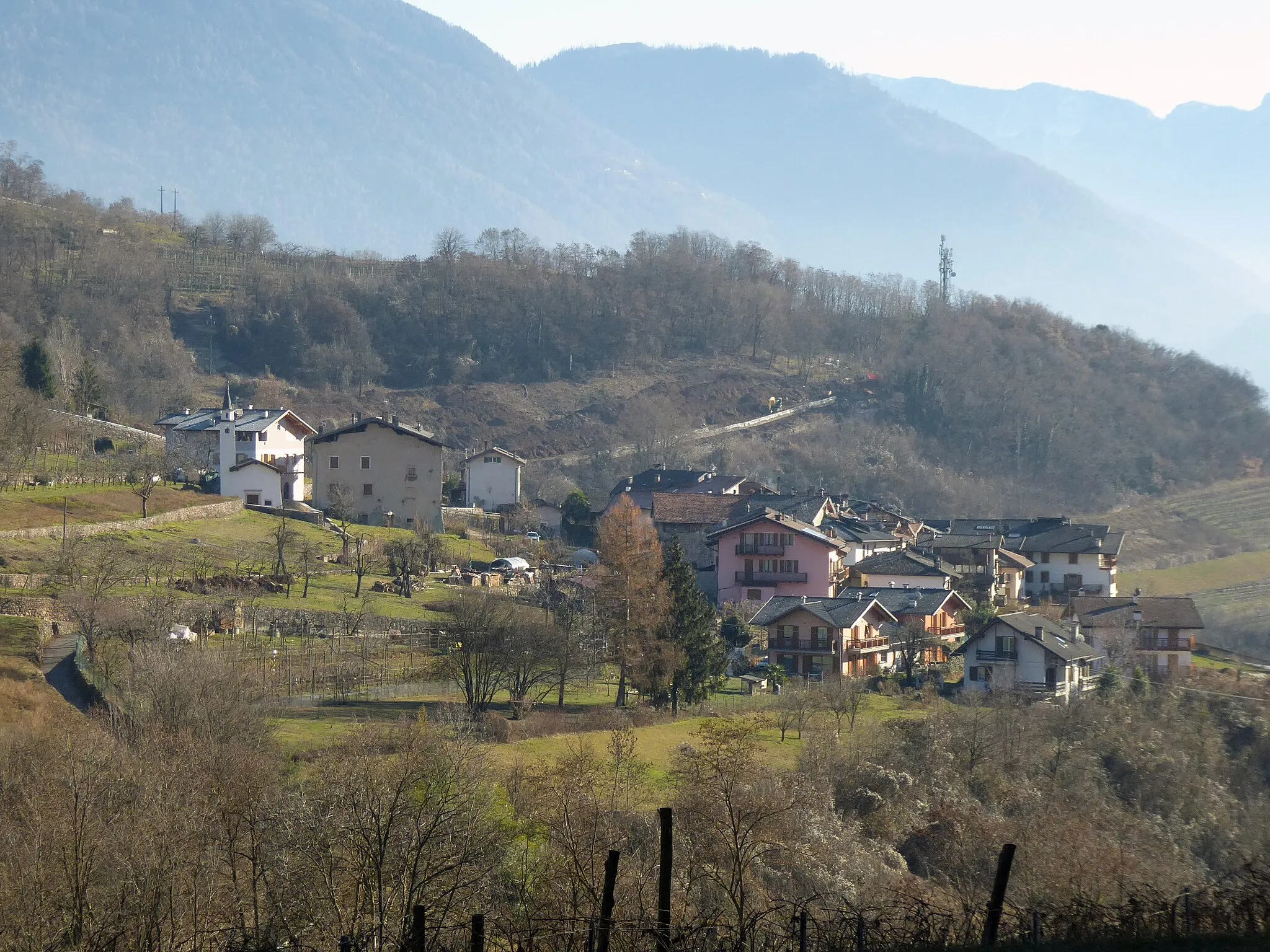 Photo showing: Garzano (Civezzano, Trentino, Italy)