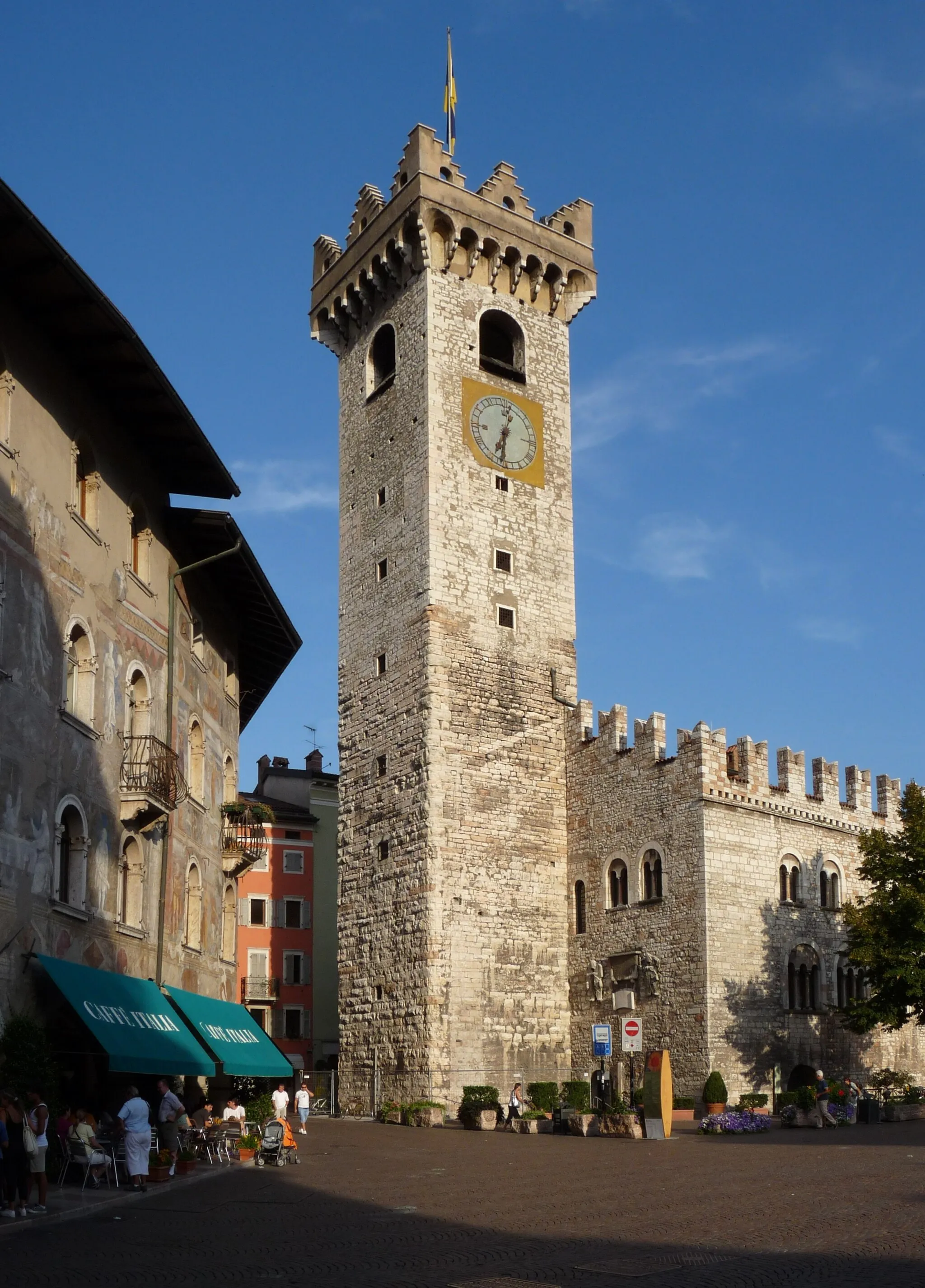 Photo showing: Trento (Italy): Torre Civica (civic tower) in Piazza del Duomo
