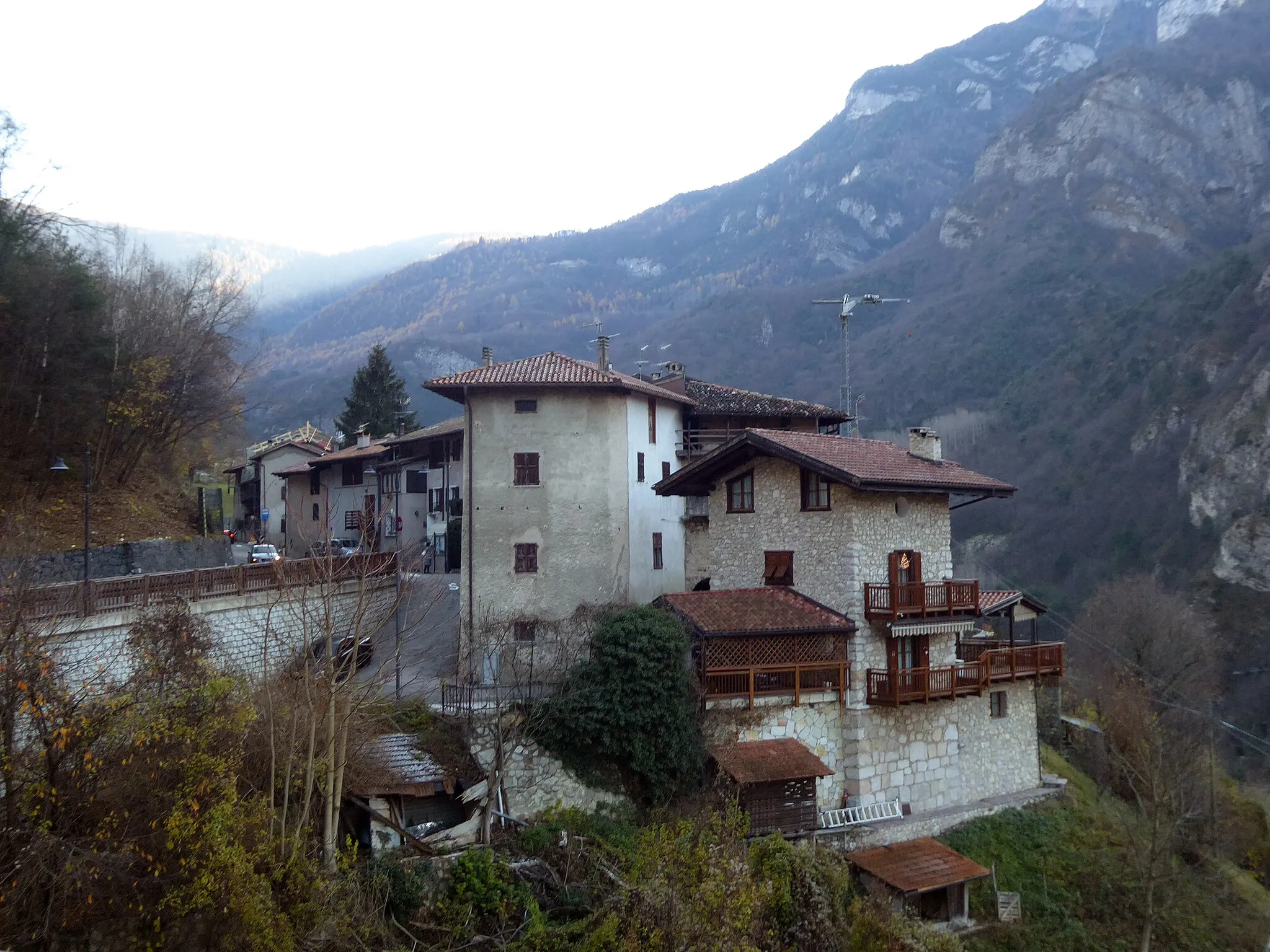 Photo showing: Dietrobeseno (Besenello, Trentino, Italy) - Glimpse