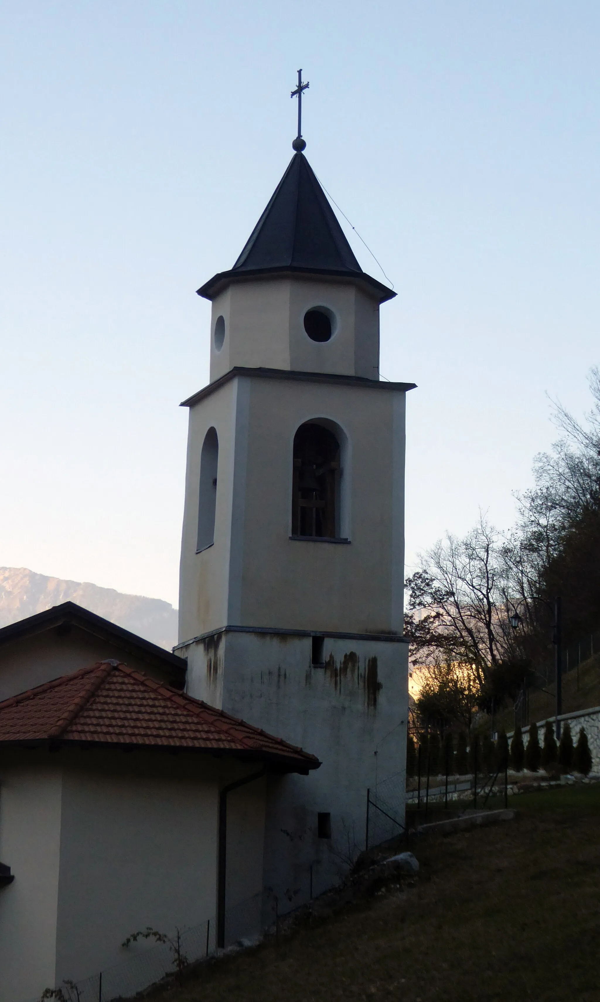 Photo showing: Dietrobeseno (Besenello, Trentino, Italy), Our Lady of the Rosary of Pompei church - Belltower