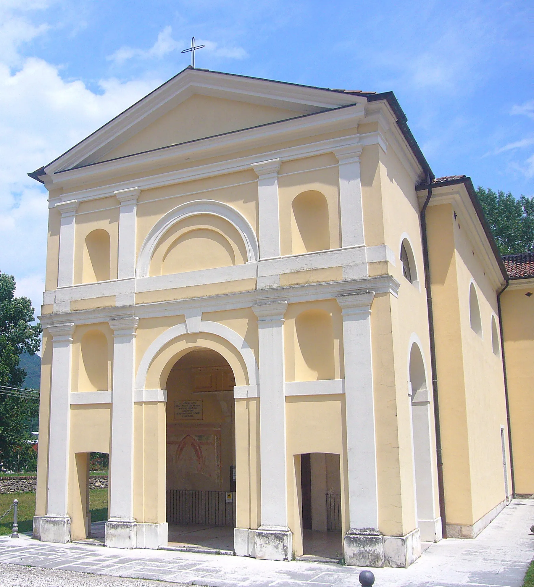 Photo showing: La pieve di Santa Maria a Pievebelvicino, frazione di Torrebelvicino, in Veneto