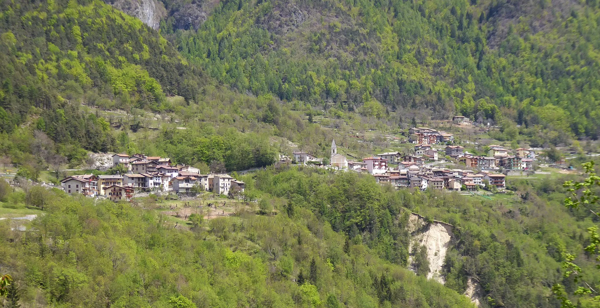 Photo showing: Baisi and Zoreri as seen from Geroli (Terragnolo, Trentino, Italy)