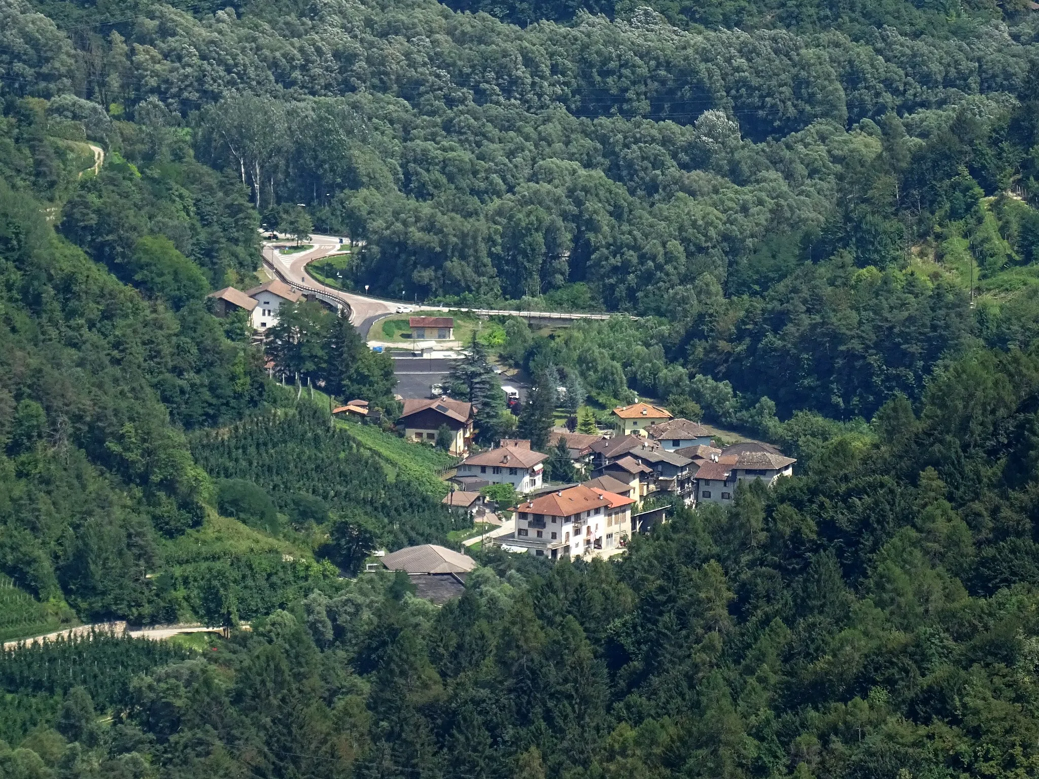 Photo showing: View from the top of Castel Sporo - Maso Milano