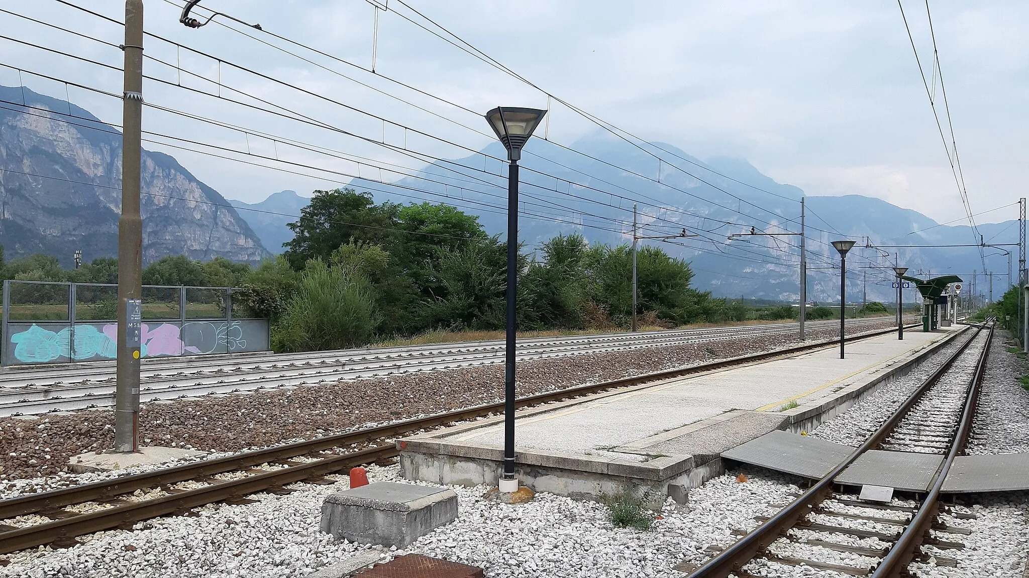 Photo showing: Nave San Felice train station
