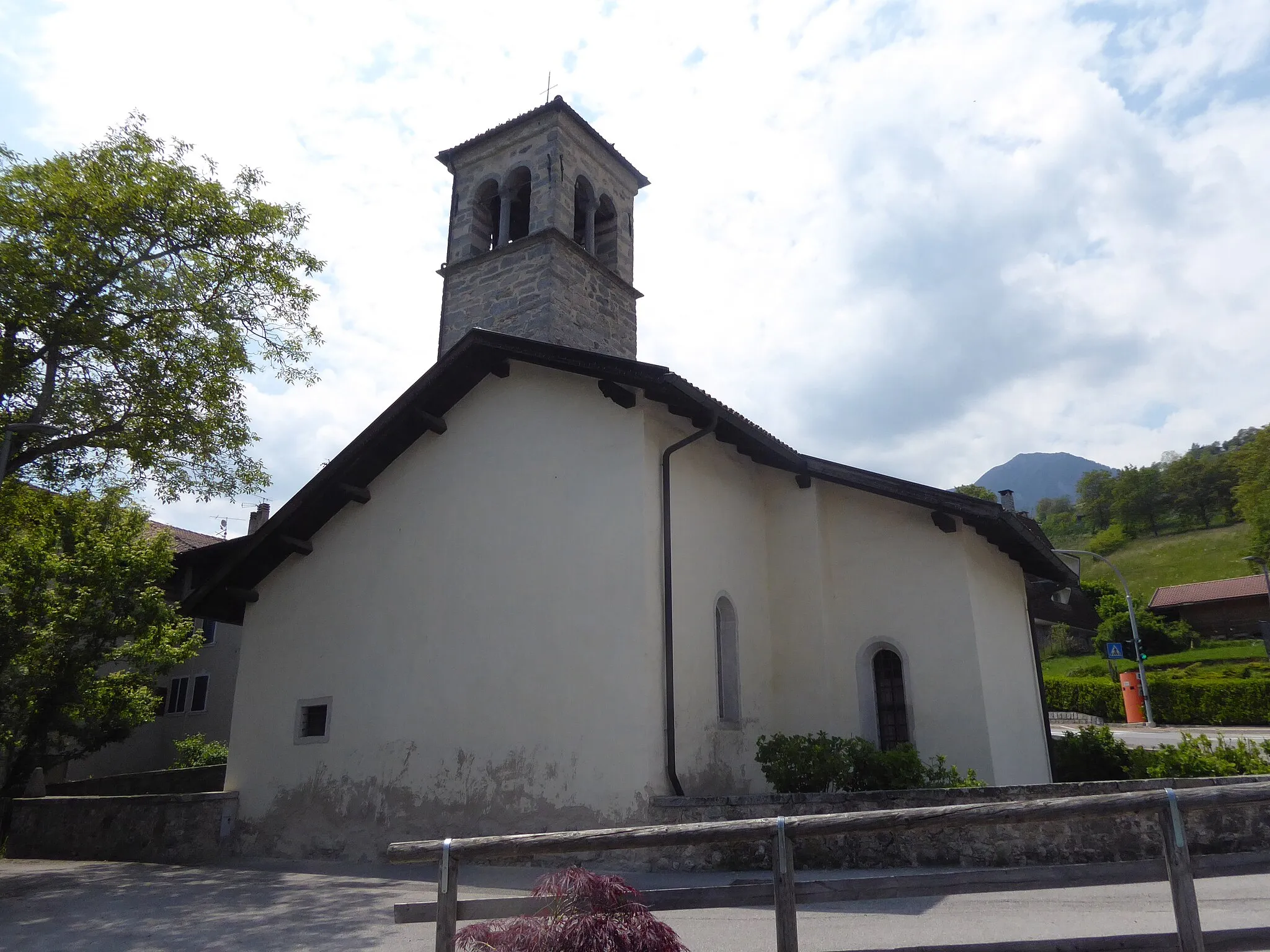 Photo showing: Villa (Comano Terme, Trentino, Italy), Saint Julian church
