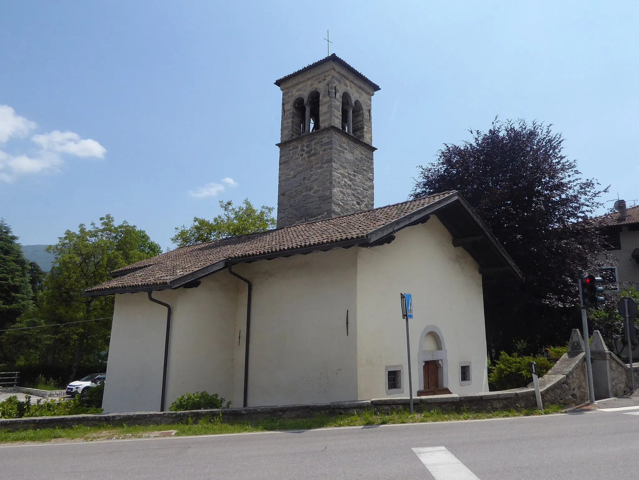 Photo showing: Villa (Comano Terme, Trentino, Italy), Saint Julian church