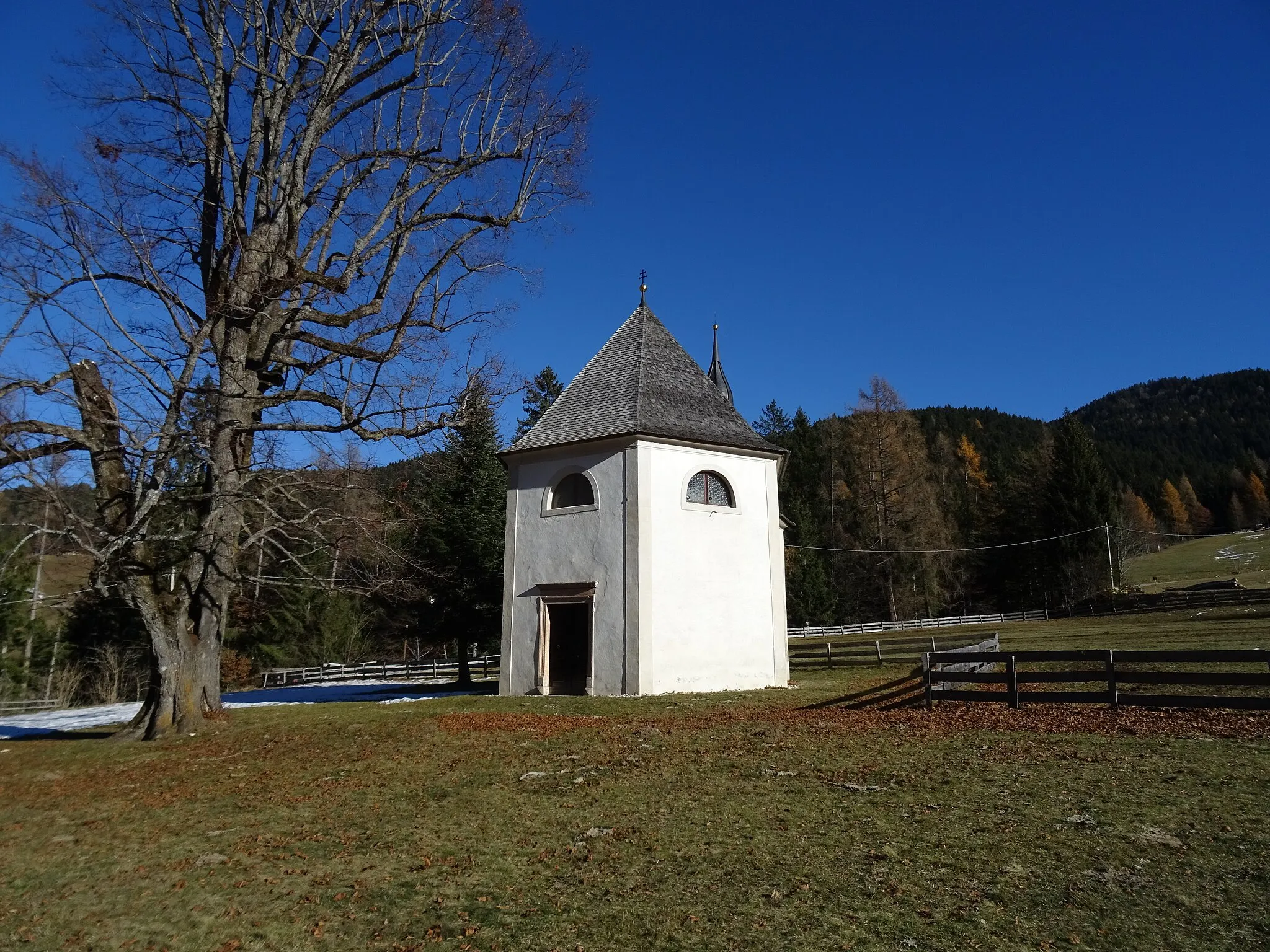 Photo showing: Cauria (Salorno, South Tyrol, Italy), Visitation chapel