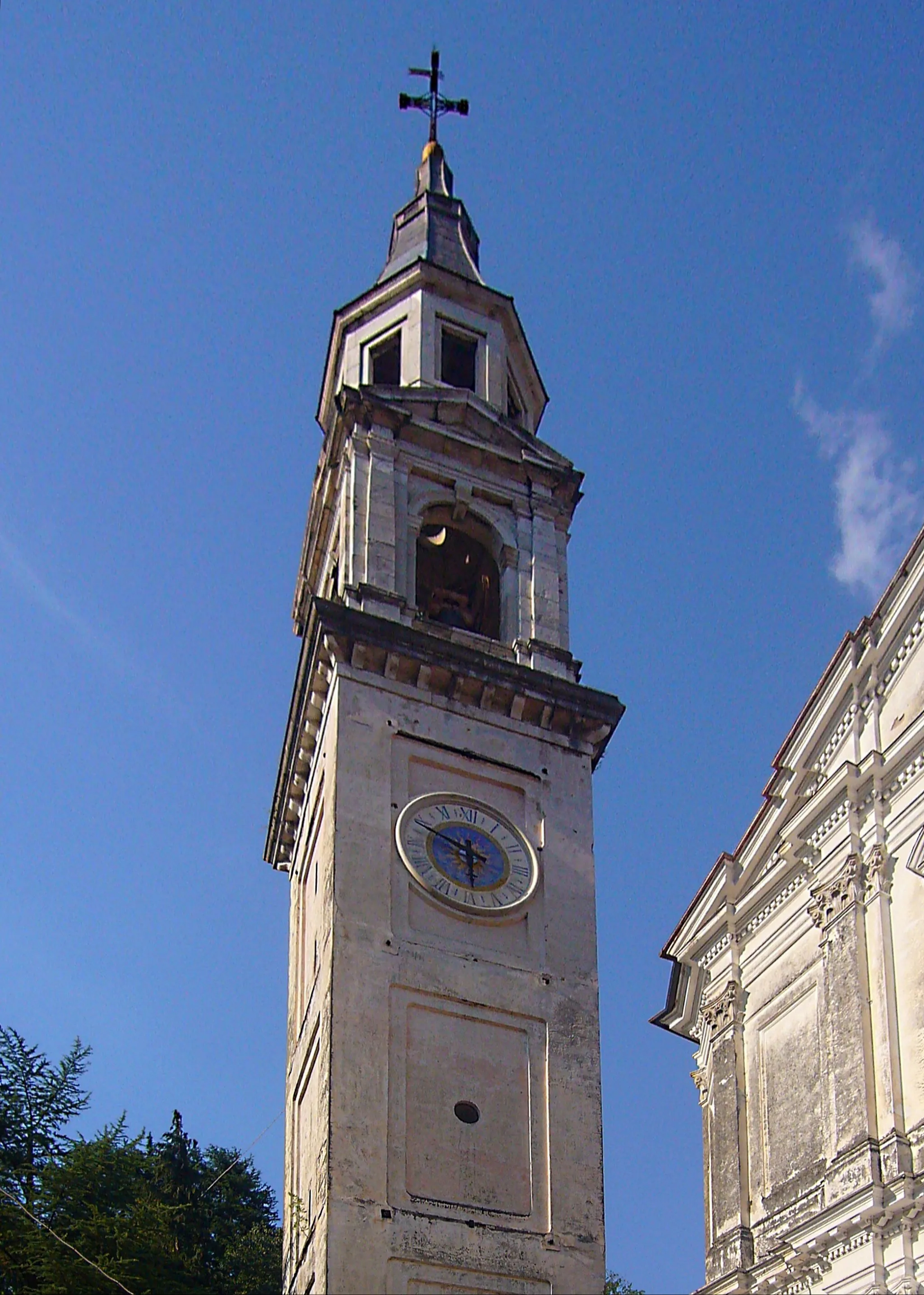 Photo showing: Il campanile della chiesa parrocchiale di Velo d'Astico