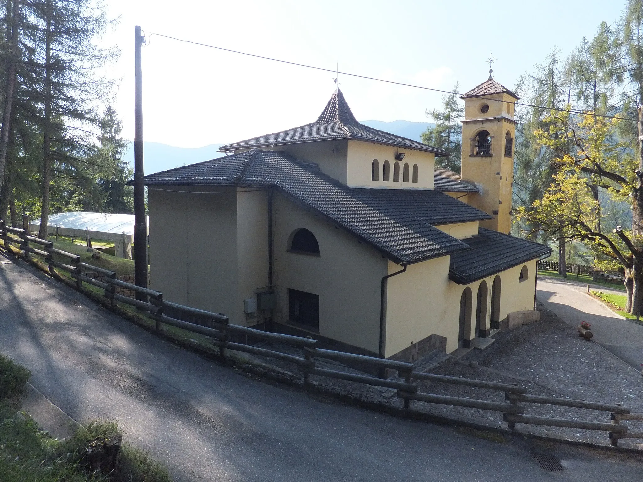 Photo showing: Segonzano (Trentino, Italy) - Sanctuary of the Madonna of Aid