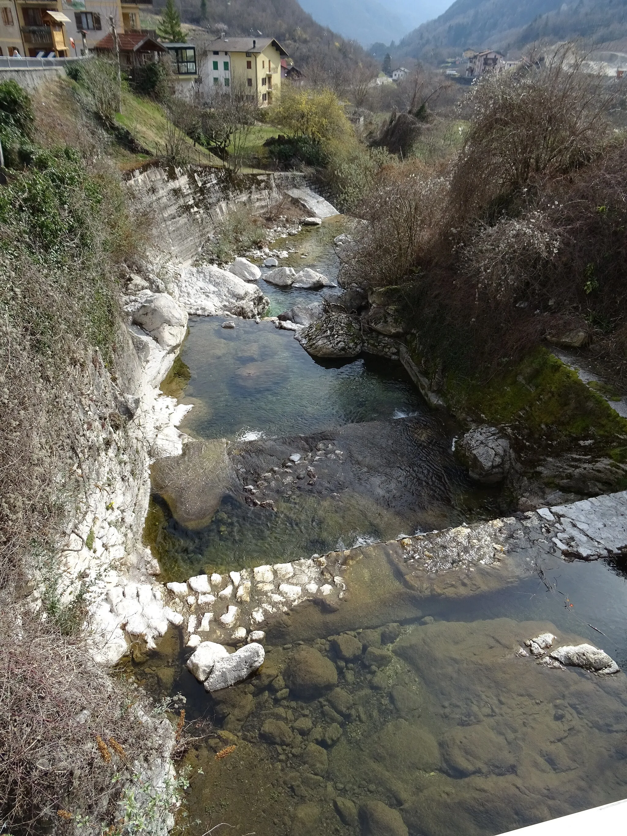 Photo showing: The river Astico between Giaconi (Lastebasse) and Carotte (Pedemonte), Veneto, Italy