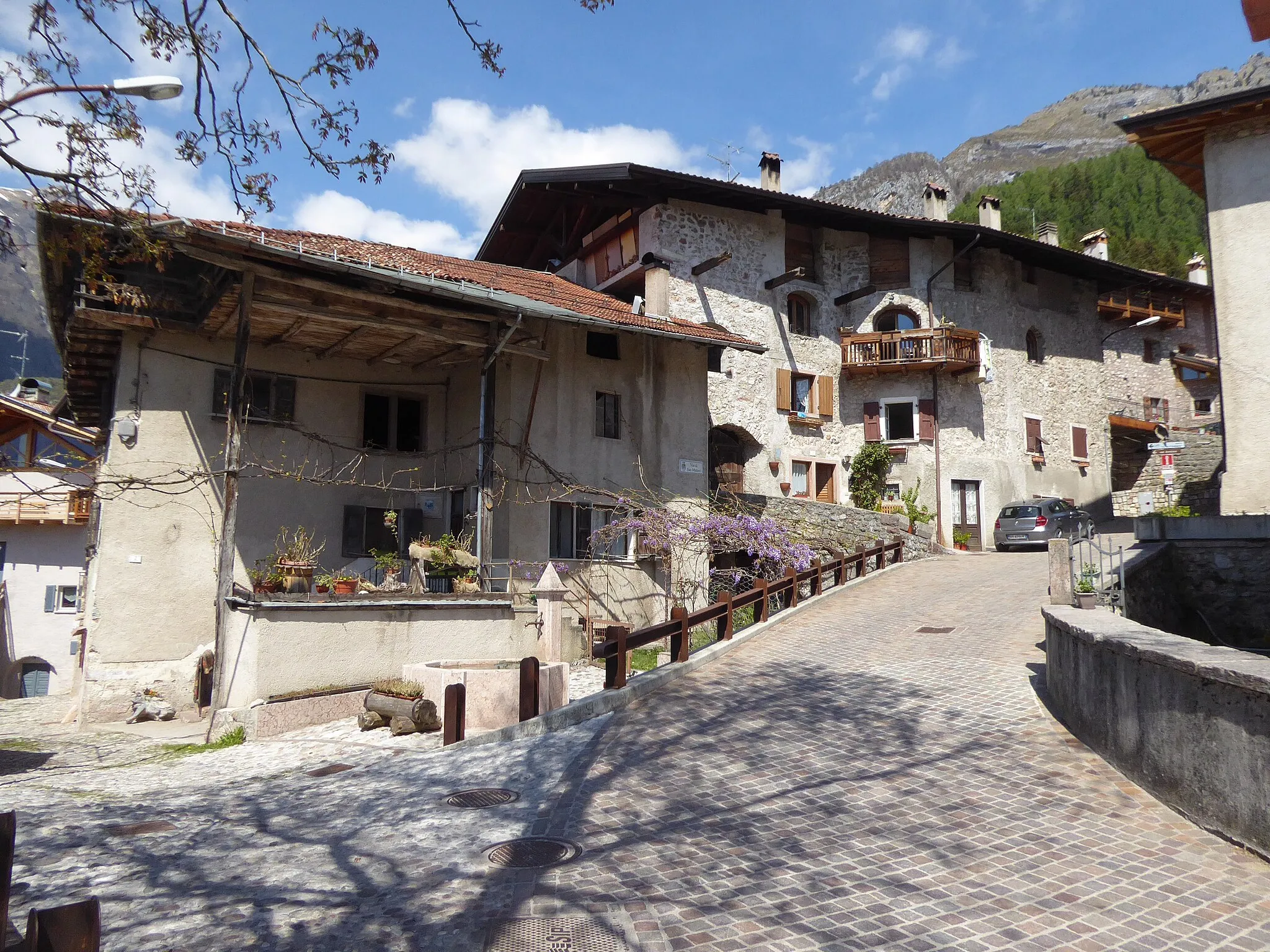 Photo showing: Senaso (San Lorenzo Dorsino, Trentino, Italy) - Glimpse