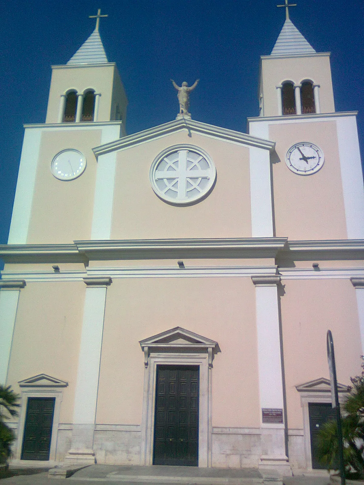 Photo showing: chiesa dello Spirito Santo, che si trova a Santo Spirito (quartiere di Bari)