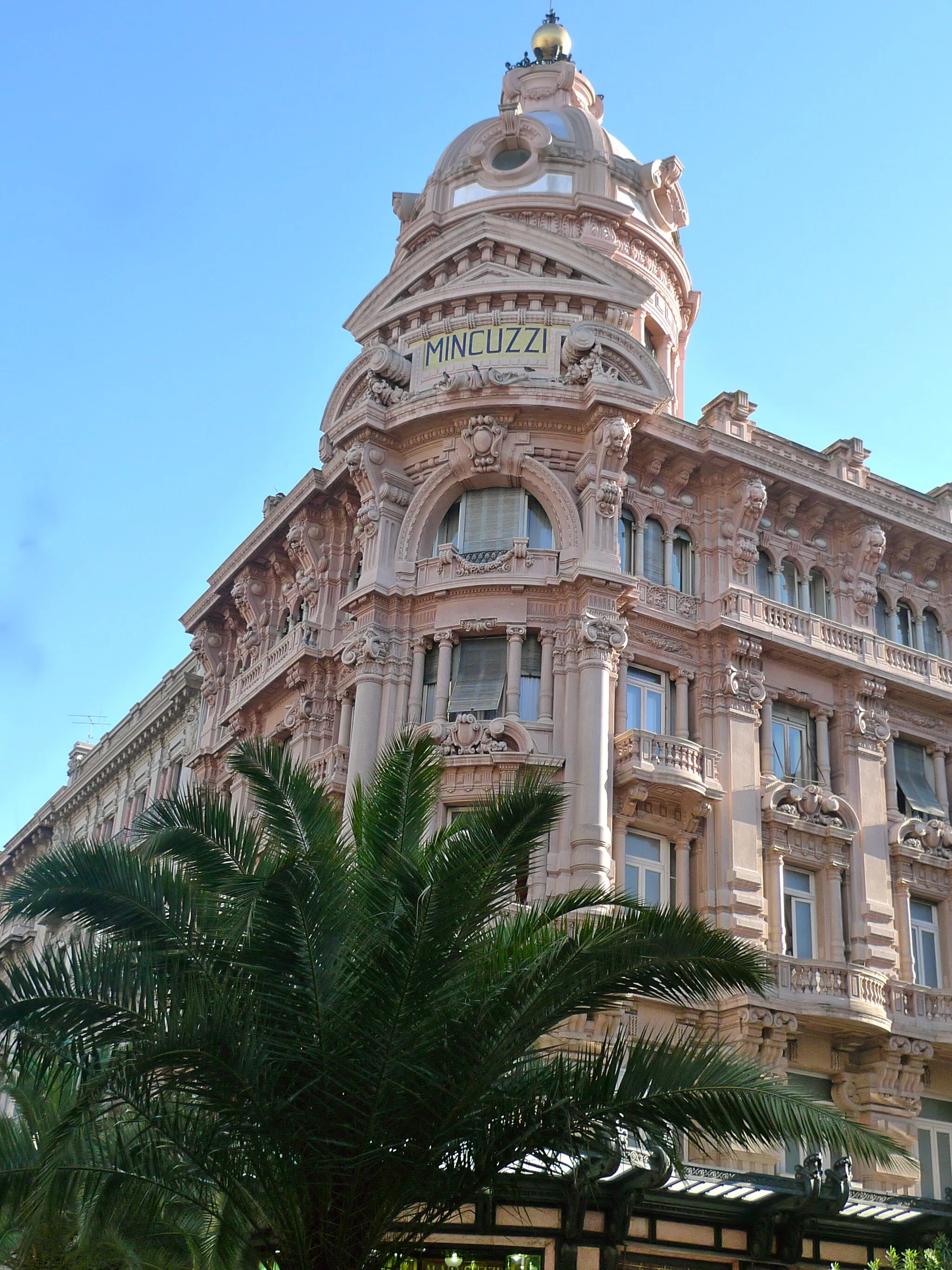 Photo showing: Bari, aprile 2012: palazzo Mincuzzi.