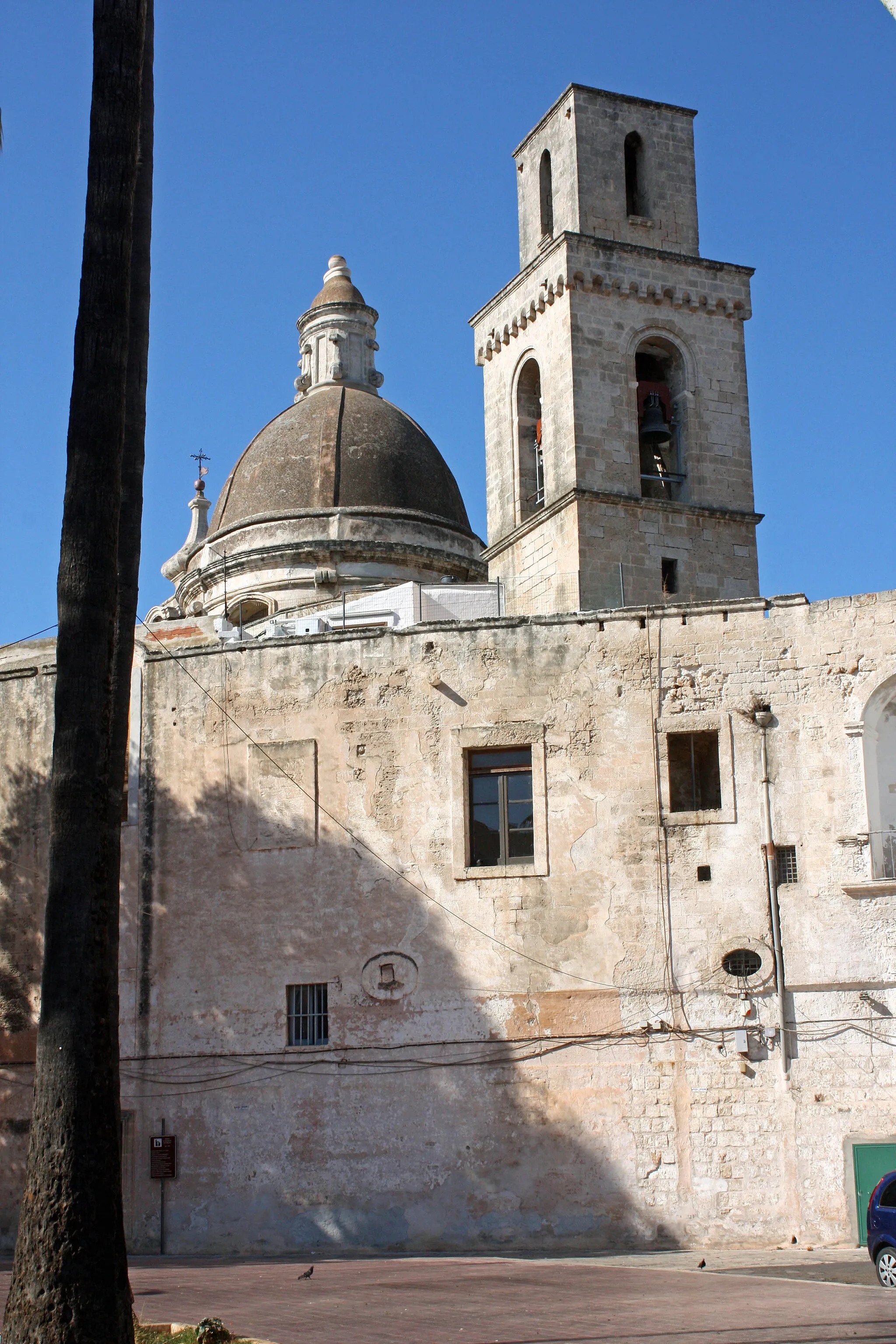 Photo showing: Cupola e campanile di Santa Teresa