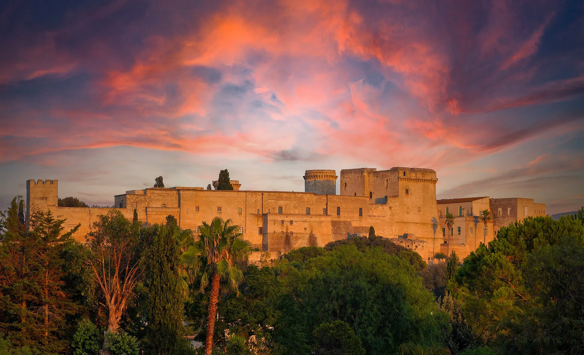 Photo showing: Castello di Oria al Tramonto