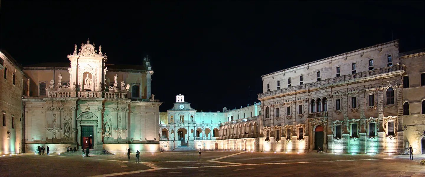 Photo showing: Piazza del Duomo, Lecce, Apulia, Italy.