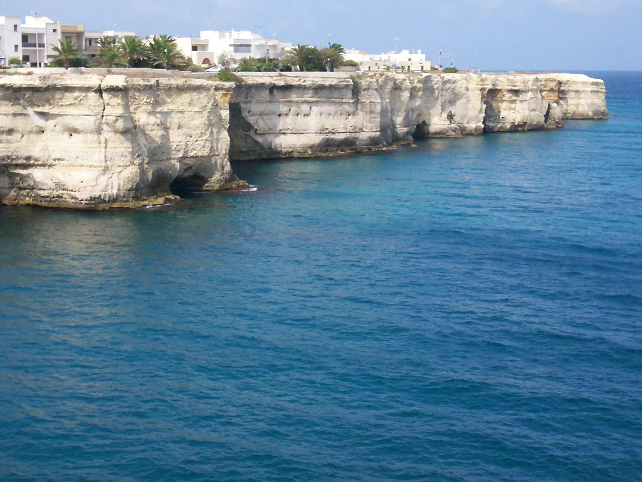 Photo showing: Torre dell'Orso, Adriatic sea. It is a bathing locality part of the town of Melendugno, Province of Lecce, Italy