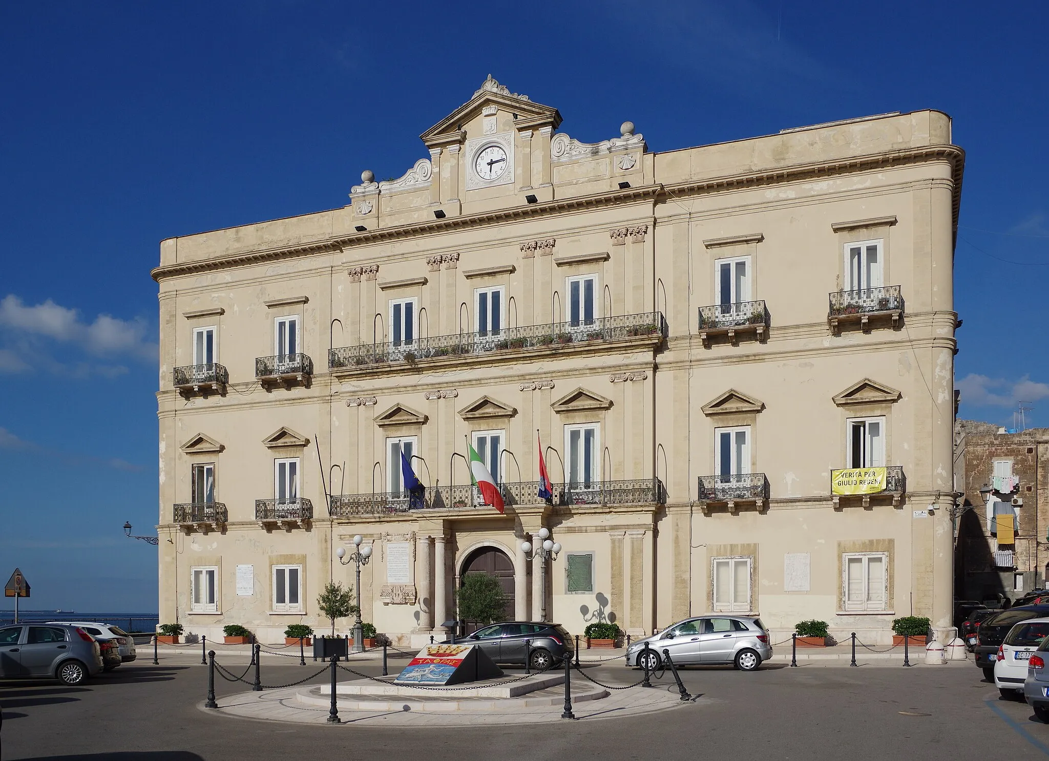 Photo showing: Italy, Taranto, town hall