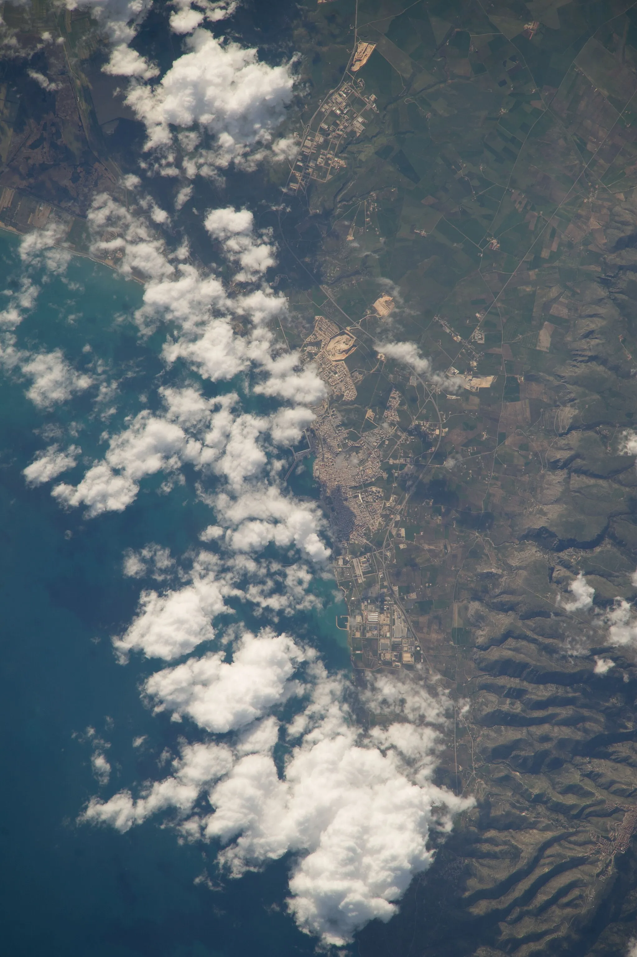 Photo showing: View of Earth taken during ISS Expedition 38.