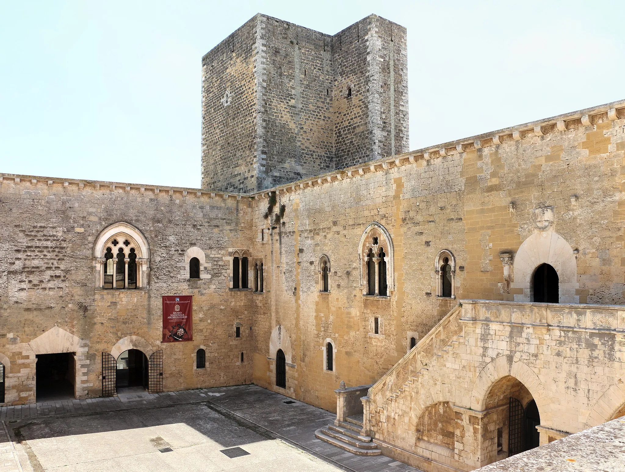Photo showing: Castello normanno-svevo (Gioia del Colle)
