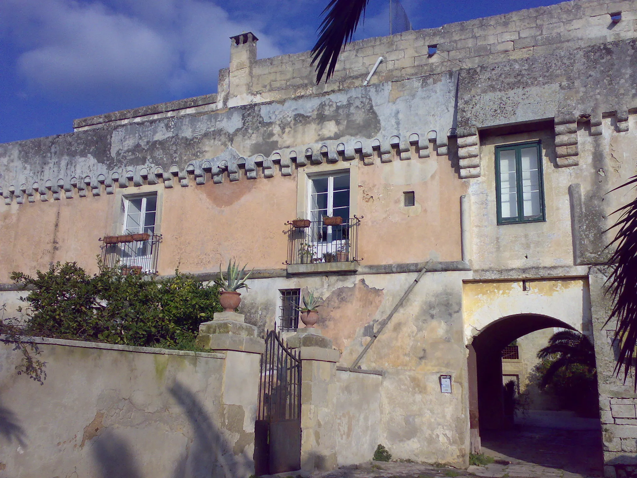 Photo showing: Castello Petraroli di Borgagne