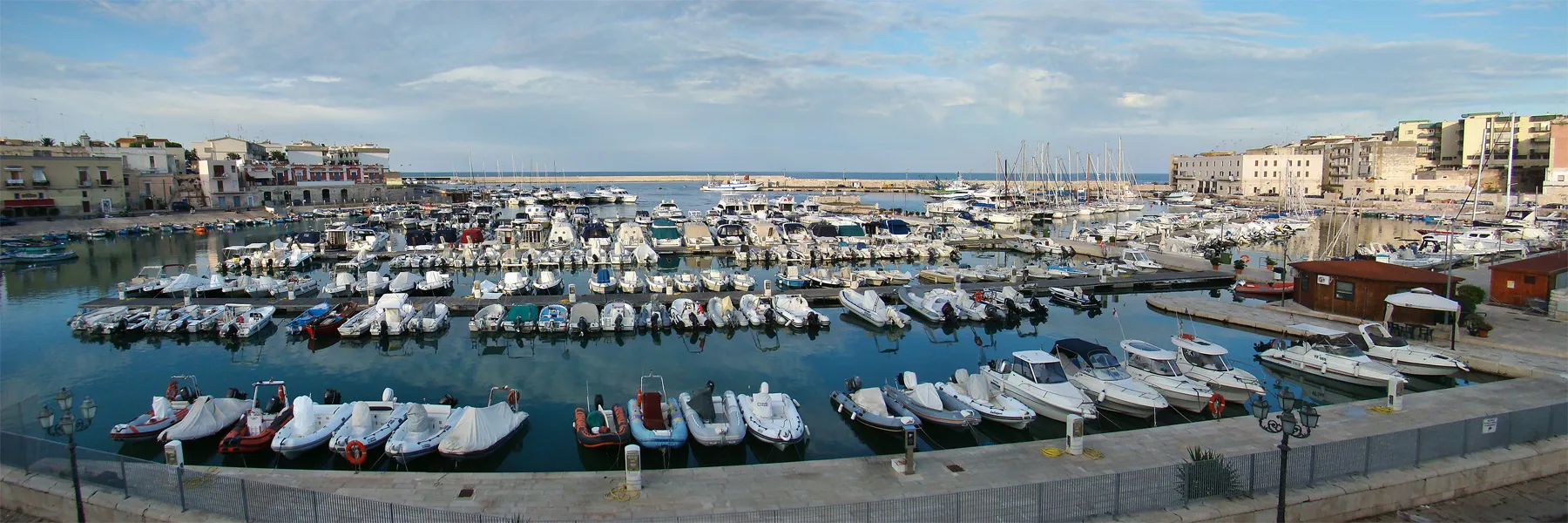 Photo showing: Bisceglie, Apulia, Italy.