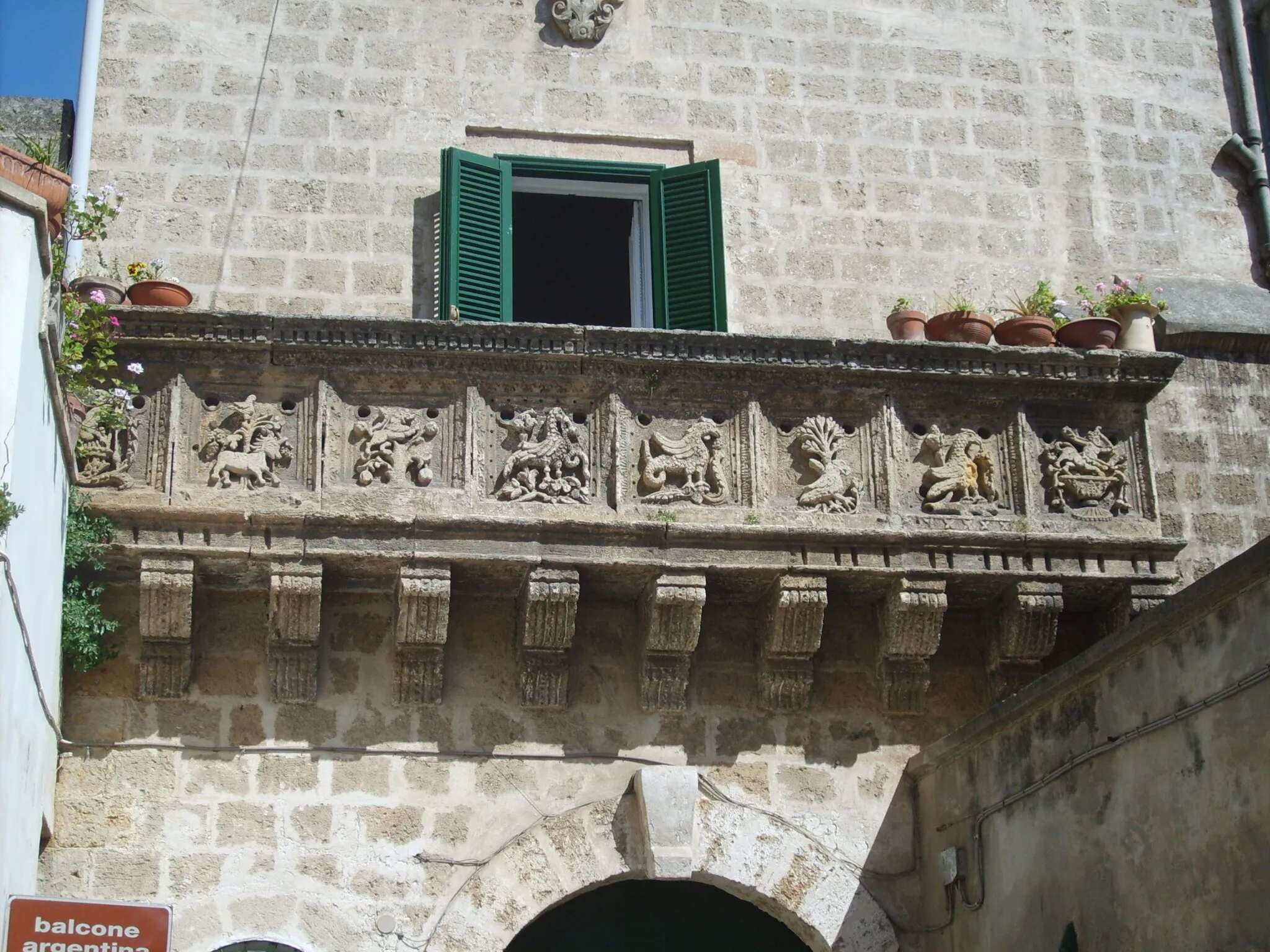 Photo showing: Balcone di palazzo Argentina