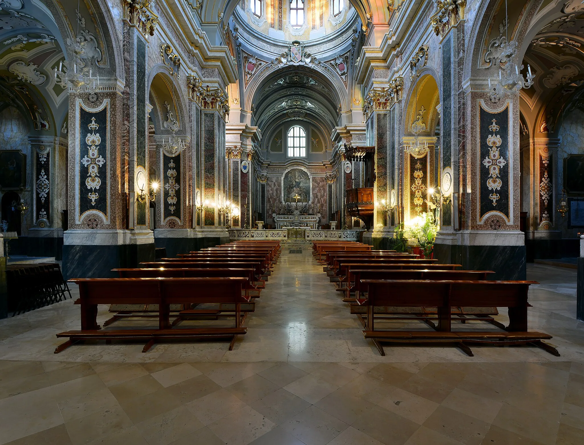 Photo showing: Basilica (Oria) - Interior