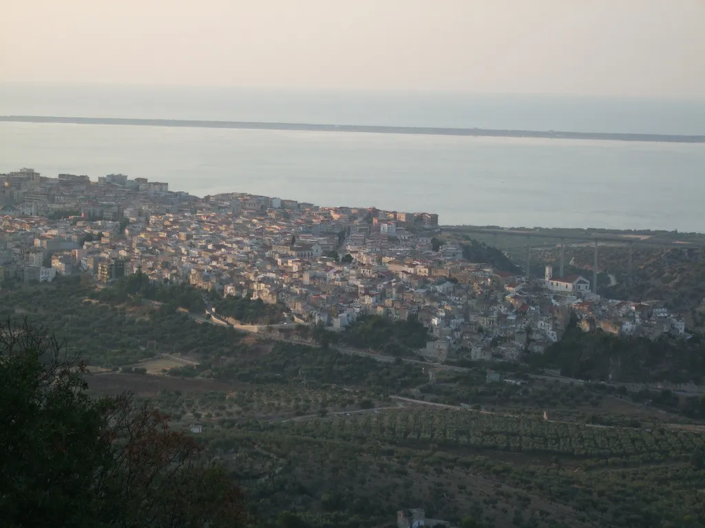 Photo showing: Panoramic view of Cagnano Varano (Italy)