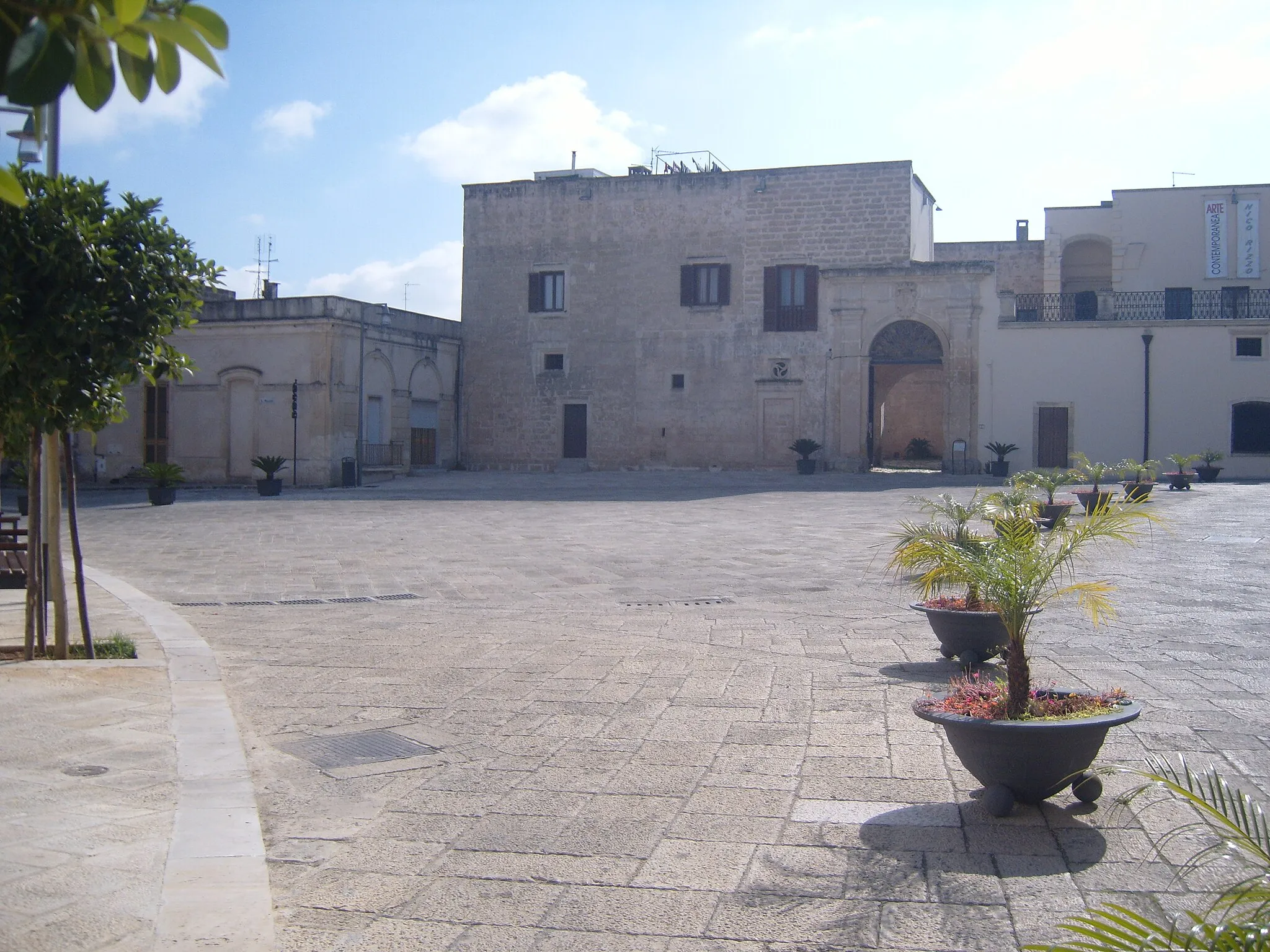 Photo showing: Piazza and Palazzo Palmieri in Martignano, Province of Lecce - Apulia (Italy)