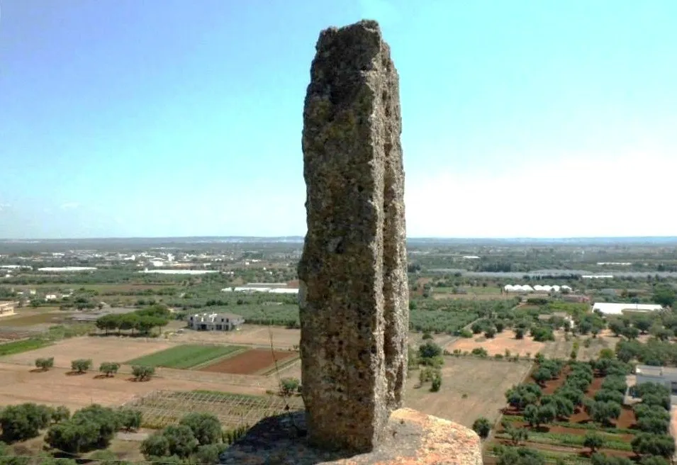Photo showing: menhir castelforte