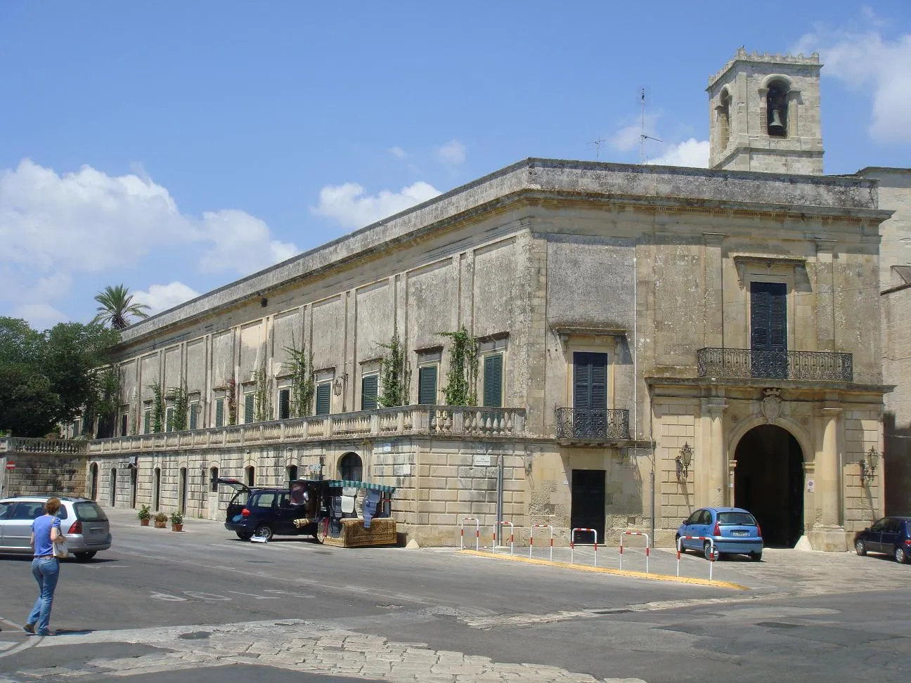 Photo showing: Palazzo Episcopo fronte piazza