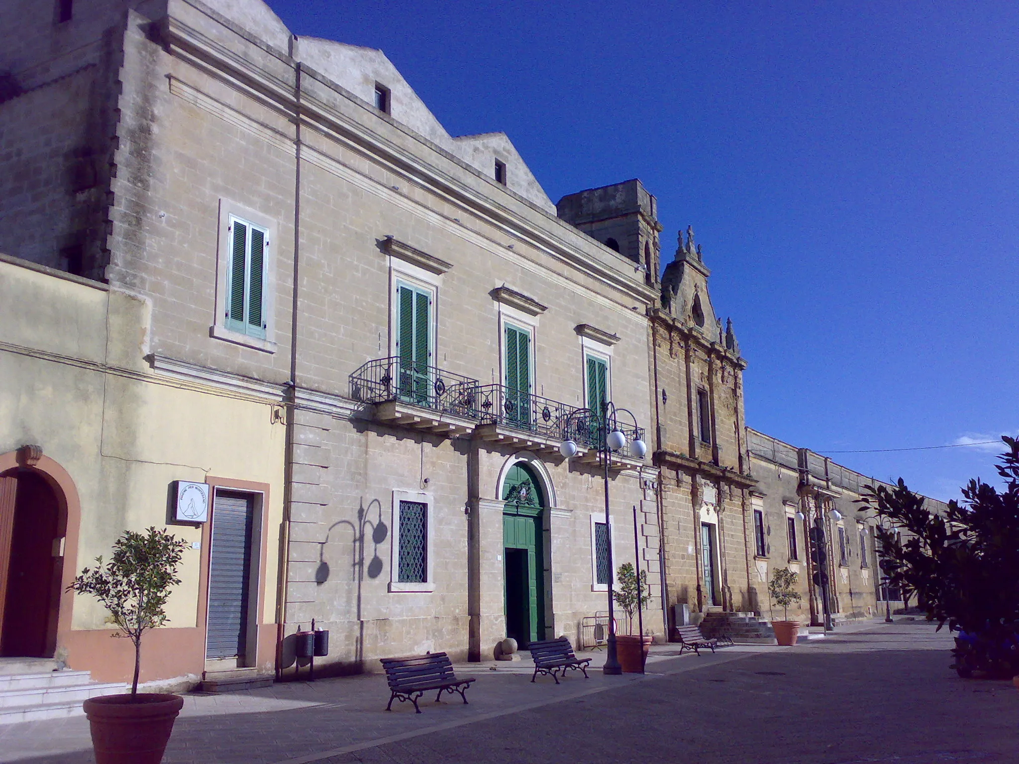 Photo showing: Palazzo Bitonti e chiesa di San Giuseppe Montesano Salentino