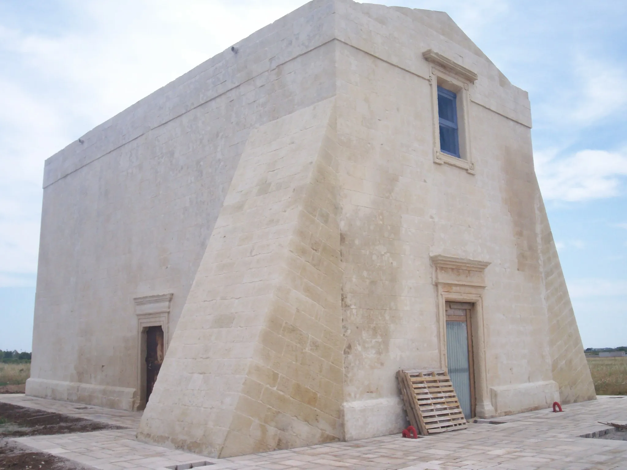 Photo showing: San Lorenzo's Church in Apigliano, in the outlying areas of Martano, province of Lecce - Apulia (Italy)