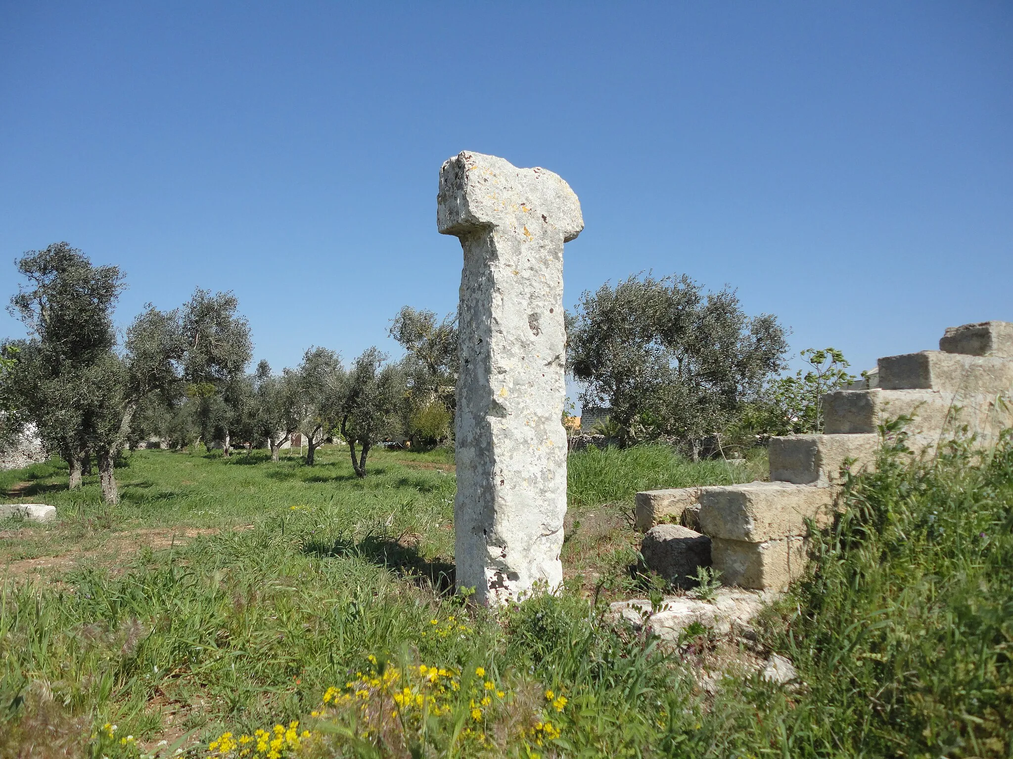 Photo showing: Menhir Vardare di Diso, Lecce, Puglia