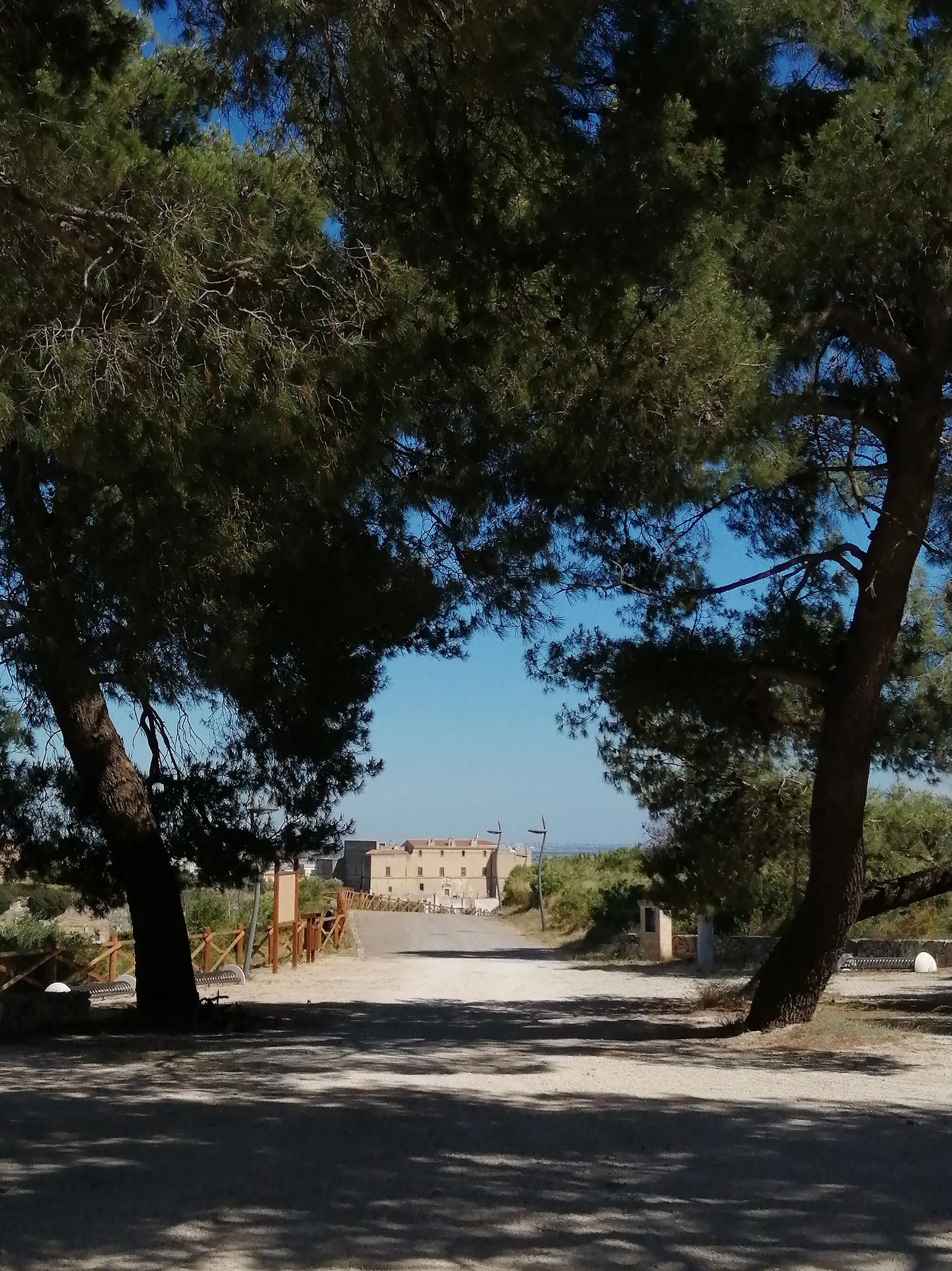 Photo showing: Castel of Palagianello