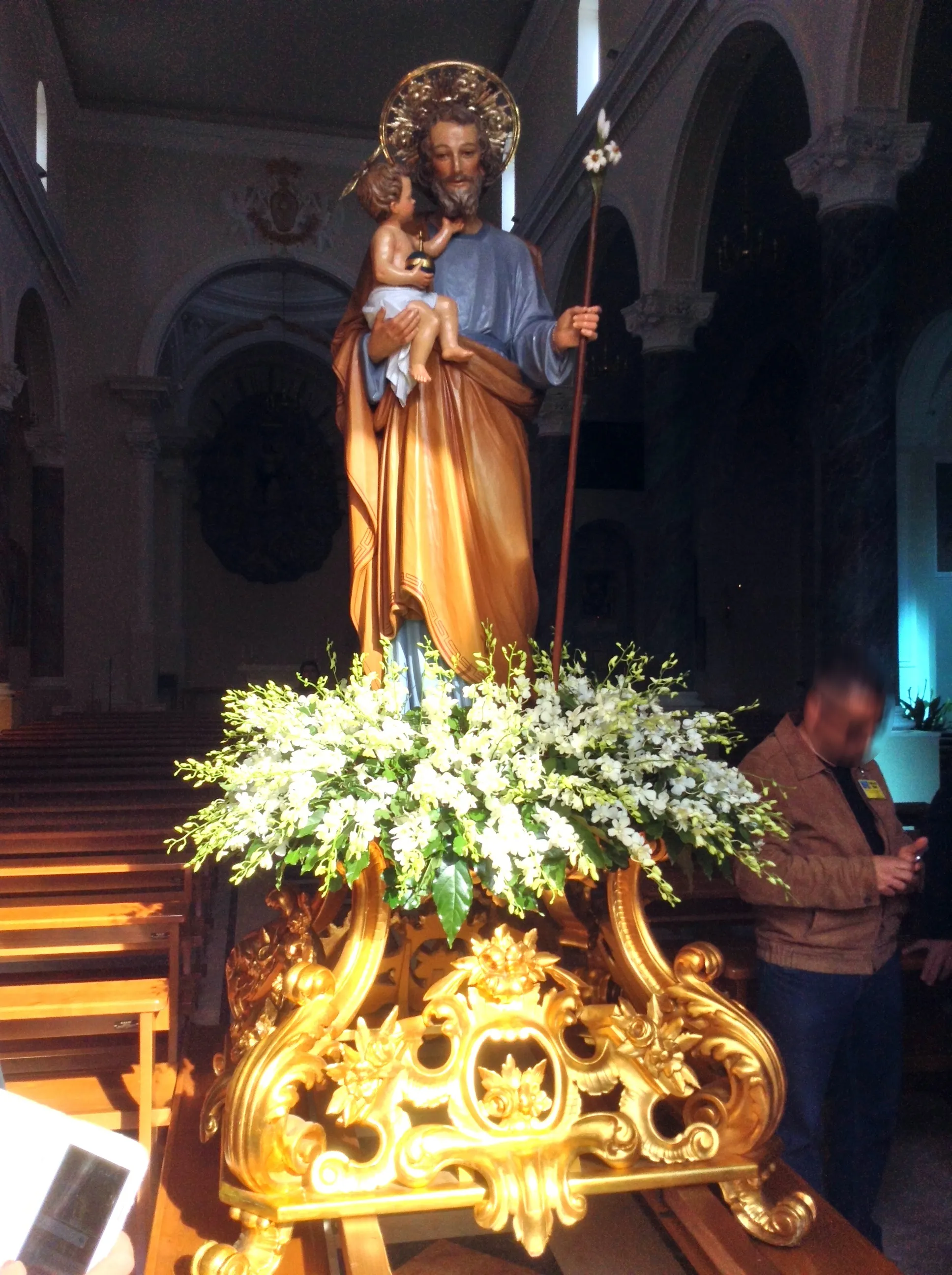 Photo showing: Statue of Saint Joseph in the Chiesa San Carlo Borromeo in San Marzano di San Giuseppe