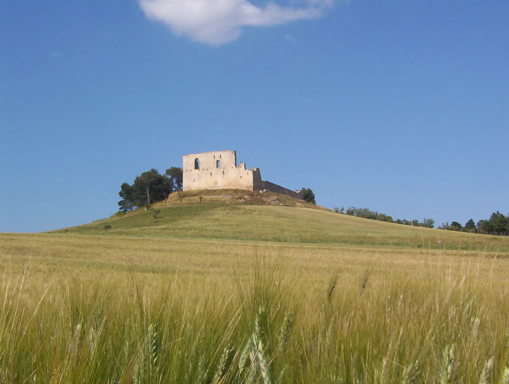 Photo showing: Il rudere del castello federiciano di Gravina in Puglia