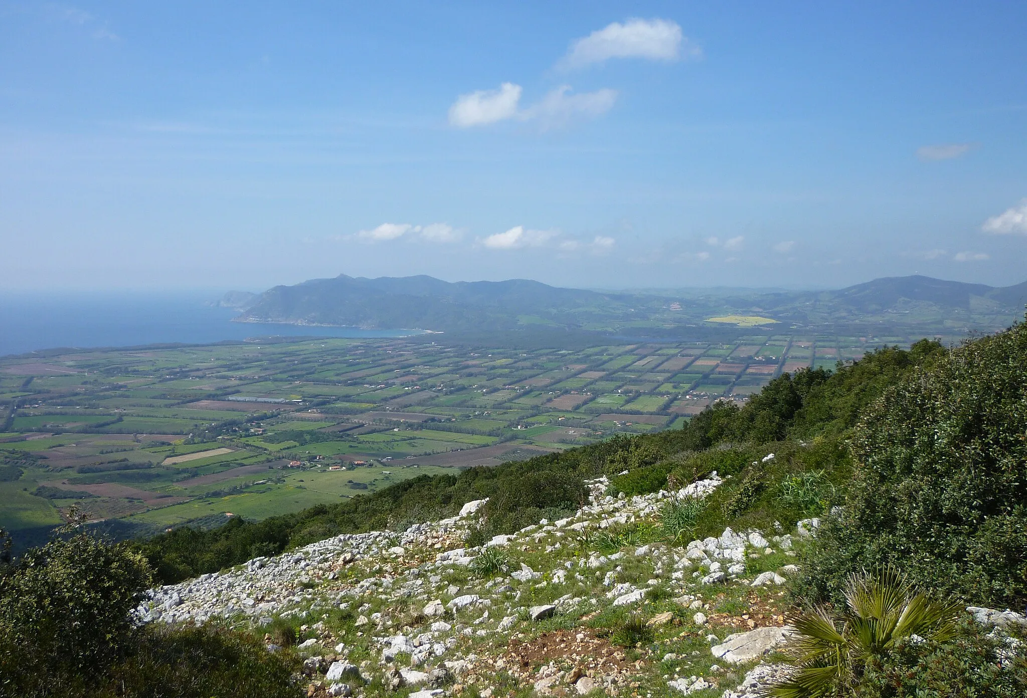 Photo showing: Porto Ferro e Lago di Bararz da Monte Doglia, Alghero (SS)