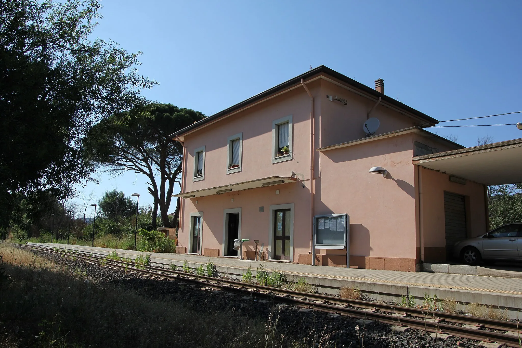 Photo showing: Orotelli, stazione ferroviaria