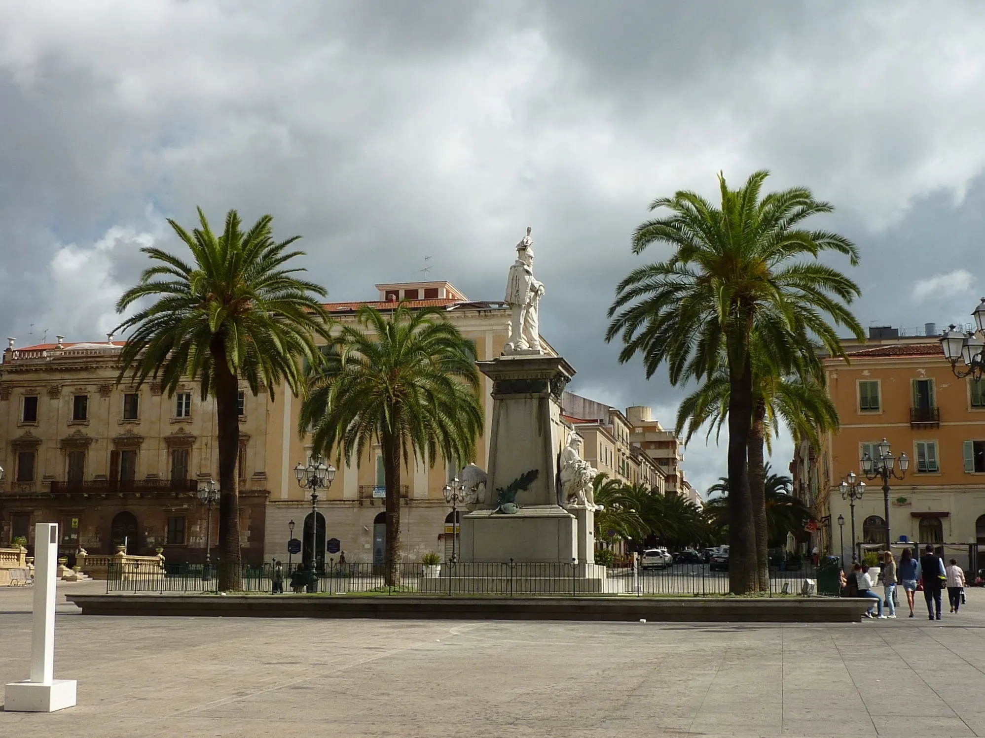 Photo showing: Piazza d'Italia in Sassari, Saridinia